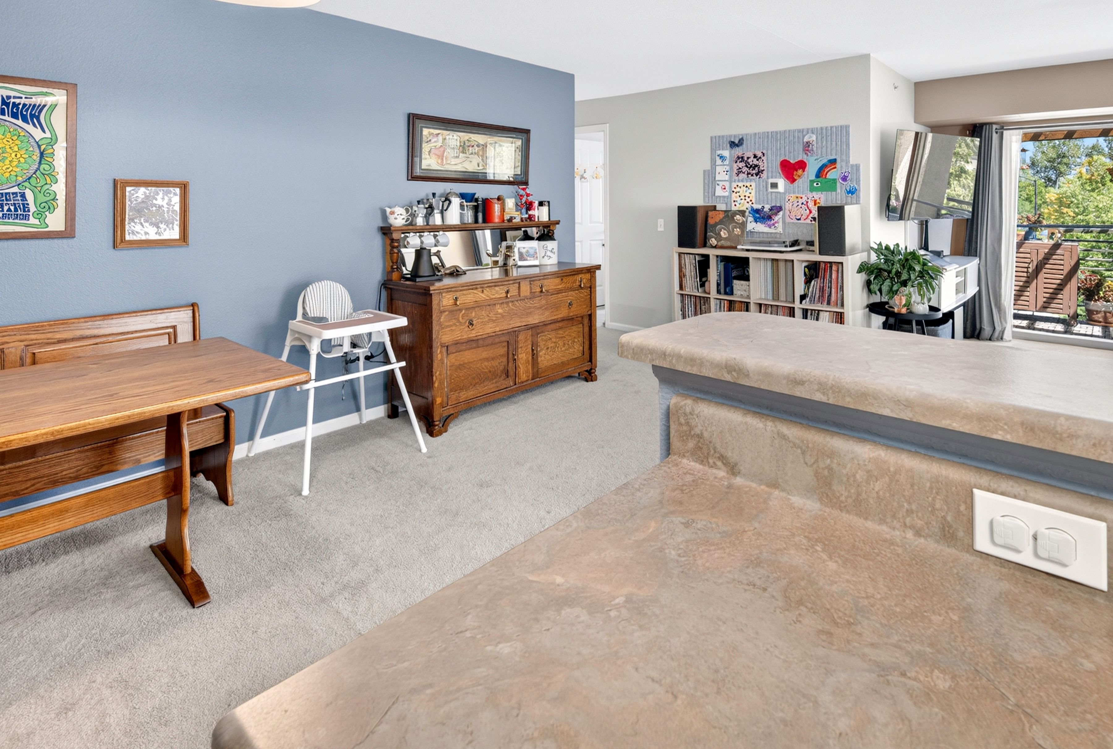  Sun-Drenched, Top-Floor End-Unit Condominium in the Heart of Central Boulder - 物件實景