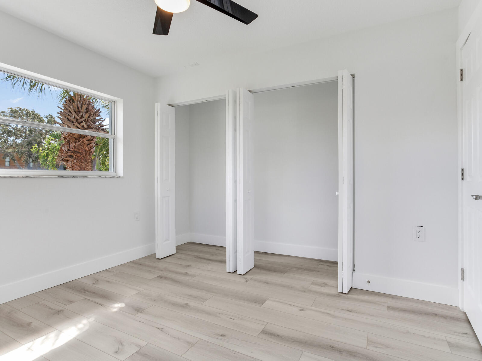 Treasure Island, Florida, 33706, United States, 3 Bedrooms Bedrooms, ,2 BathroomsBathrooms,Residential,For Sale,1981949