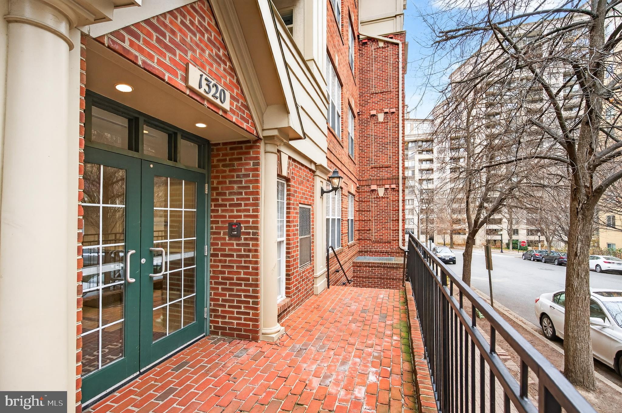 Arlington, Virginia, 22201, United States, 2 Bedrooms Bedrooms, ,2 BathroomsBathrooms,Residential,For Sale,2008587