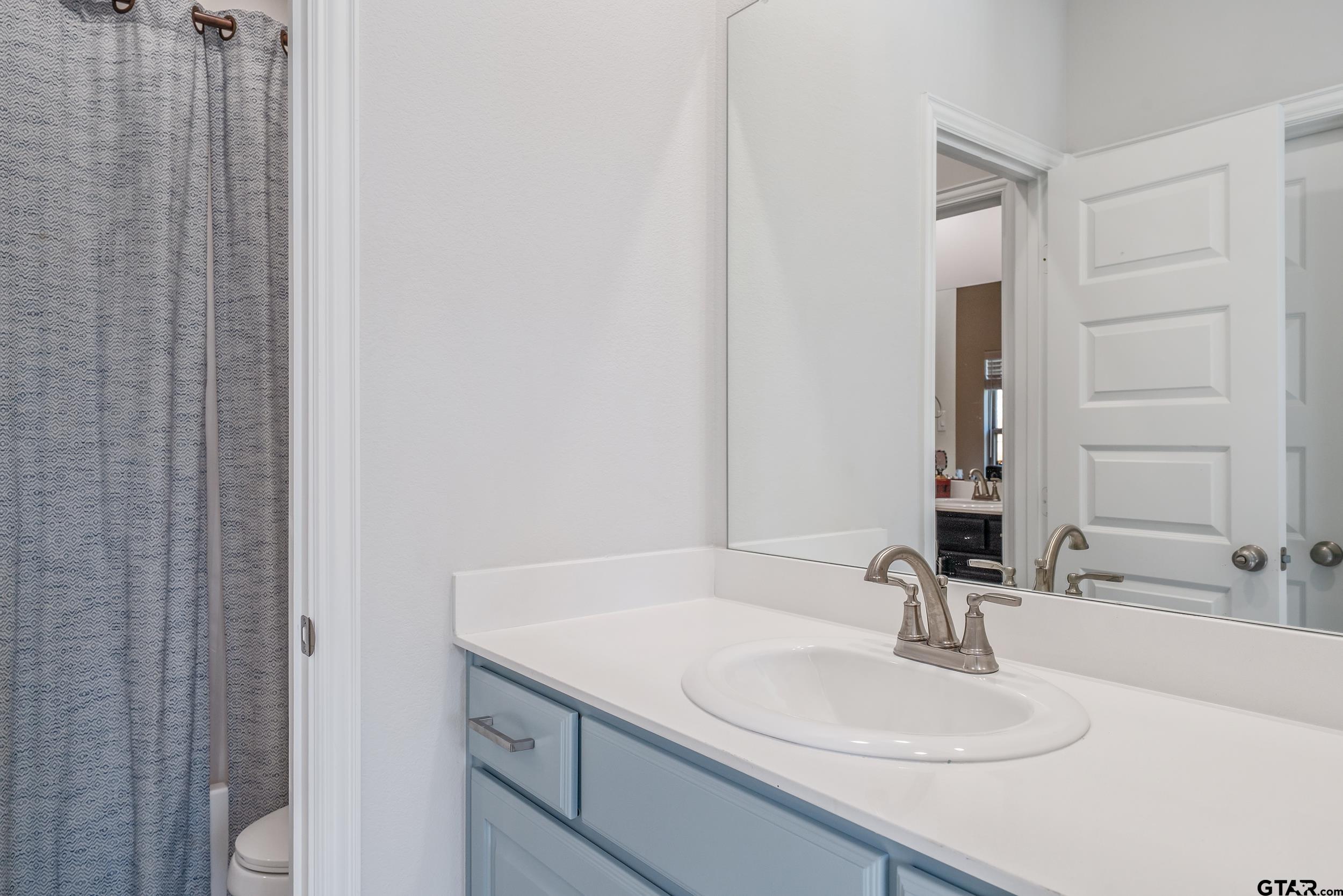 Canton, Texas, 75103, United States, 4 Bedrooms Bedrooms, ,4 BathroomsBathrooms,Residential,For Sale,1999684