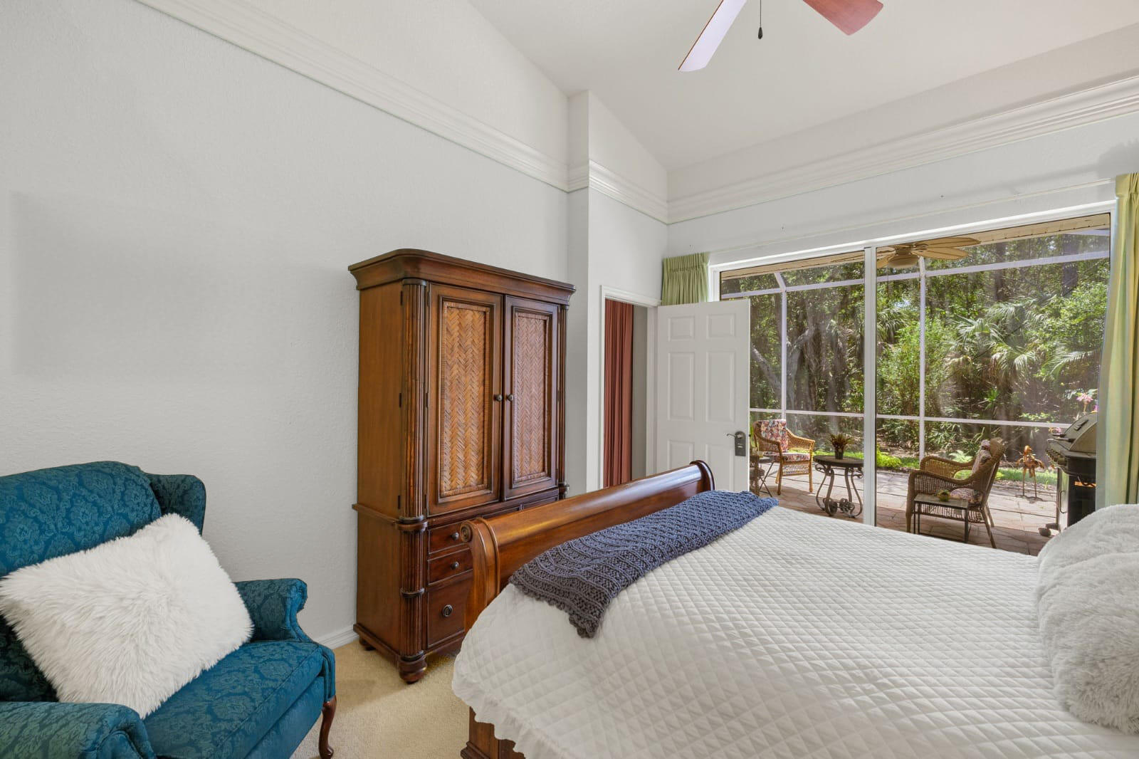 Naples, Florida, 34104, United States, 2 Bedrooms Bedrooms, ,2 BathroomsBathrooms,Residential,For Sale,1990967