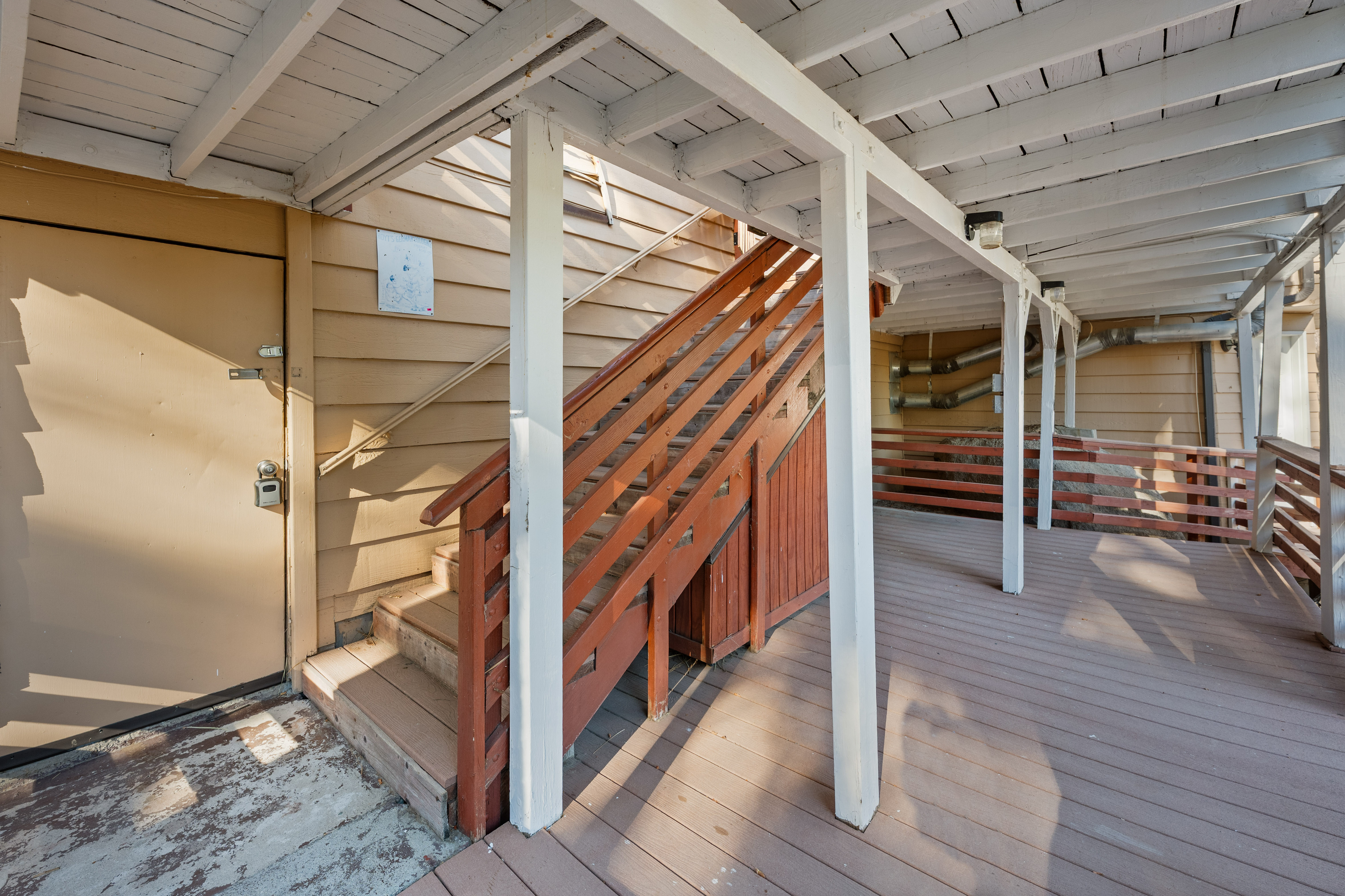  39251 Cedar Dell Road, Fawnskin, CA 92333 - 物件實景