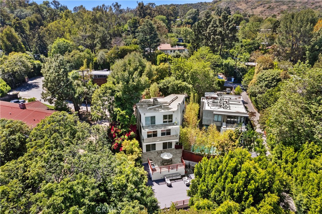 Los Angeles, California, 90046, United States, 3 Bedrooms Bedrooms, ,4 BathroomsBathrooms,Residential,For Sale,1817494