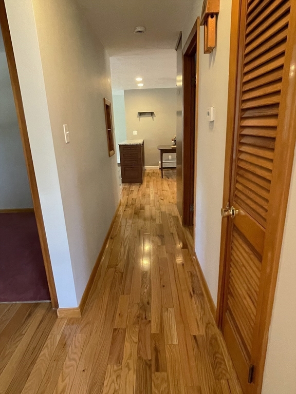 Grafton, Massachusetts, 01519, United States, 3 Bedrooms Bedrooms, ,1 BathroomBathrooms,Residential,For Sale,1982676