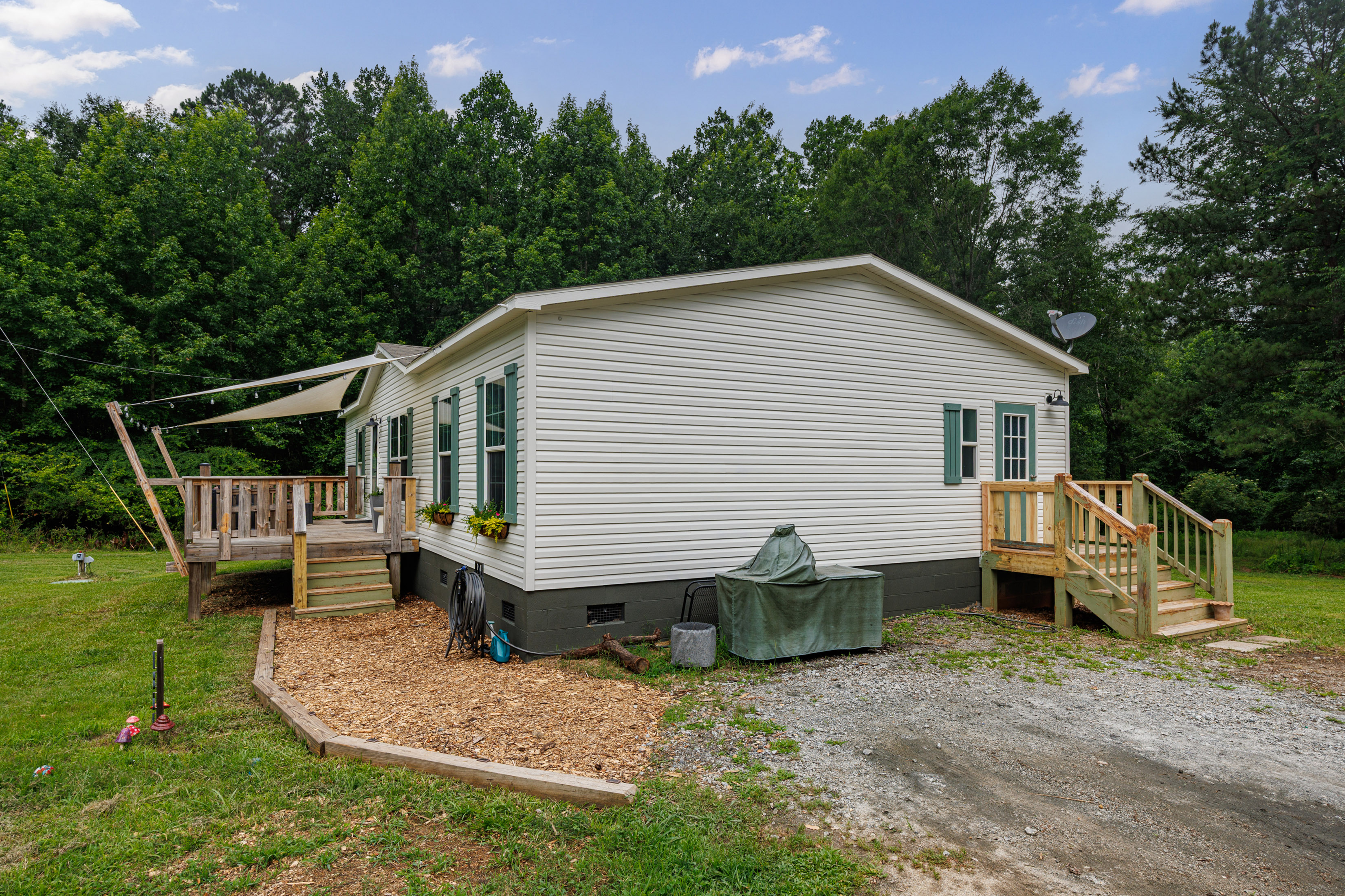  Completely Refreshed Home on Five Private Acres - 物件實景