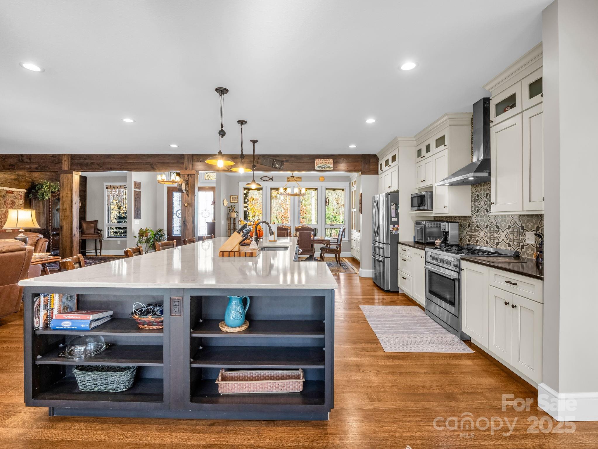 Saluda, North Carolina, 28773, United States, 3 Bedrooms Bedrooms, ,4 BathroomsBathrooms,Residential,For Sale,2002450