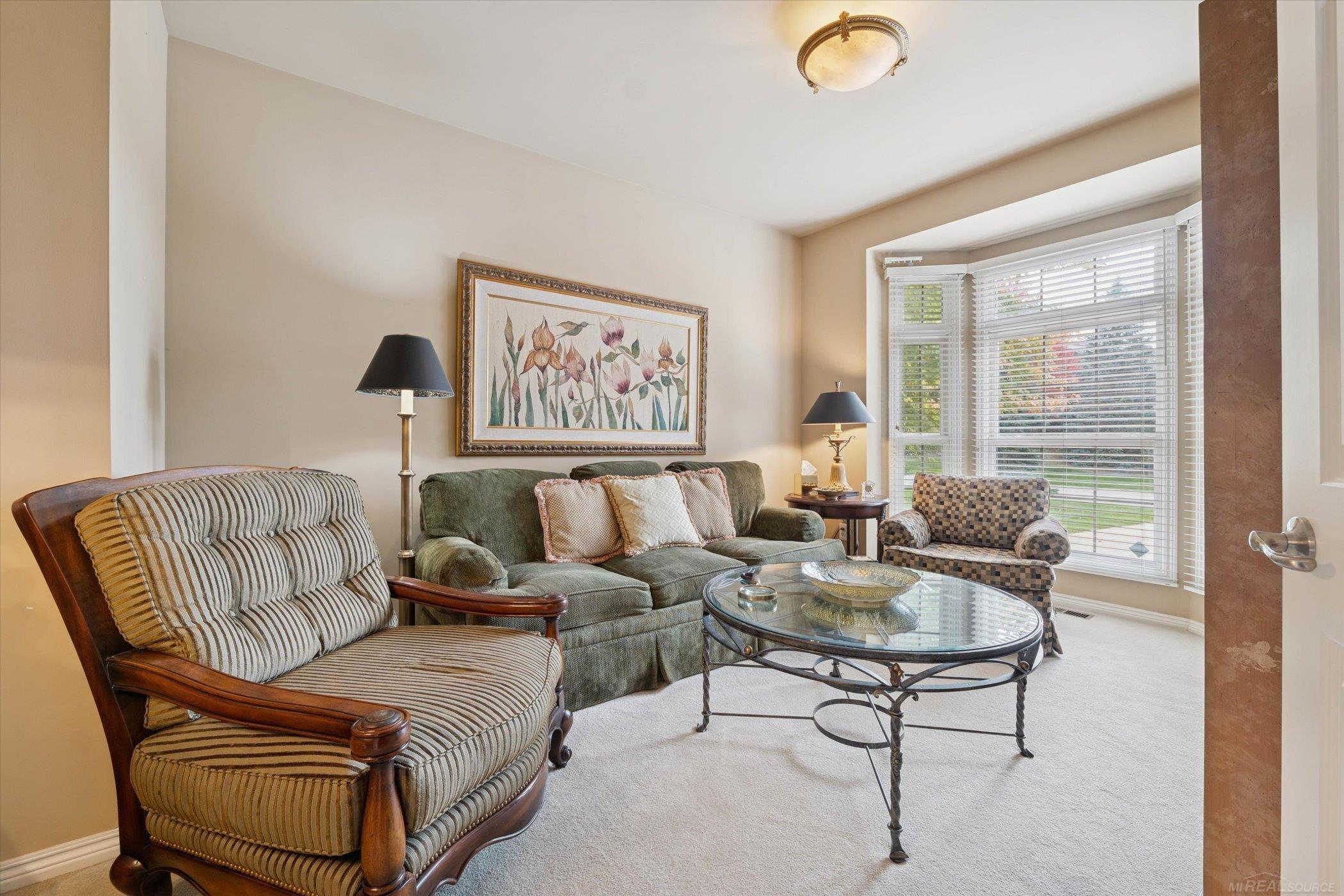 Oakland Twp, Michigan, 48306, United States, 2 Bedrooms Bedrooms, ,4 BathroomsBathrooms,Residential,For Sale,1984320