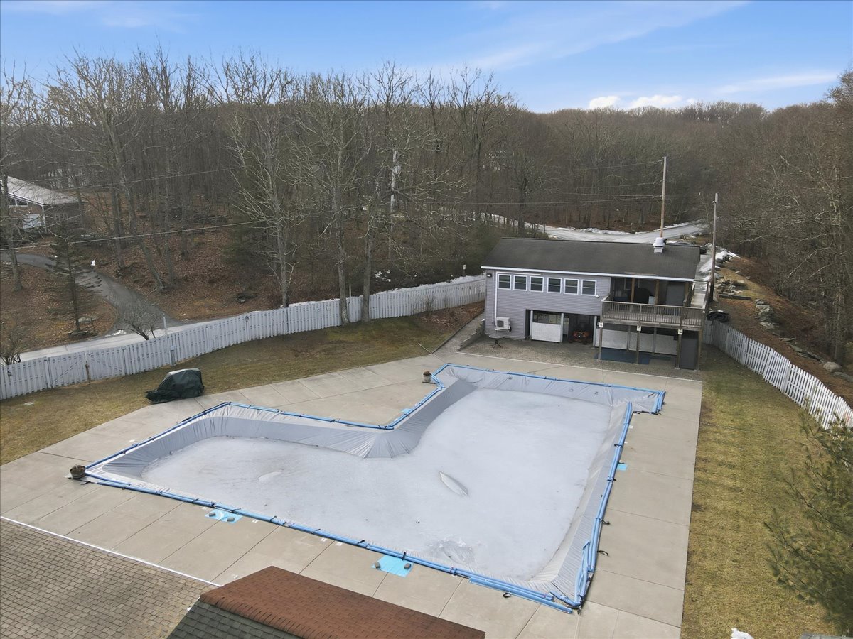 Milford, Pennsylvania, 18337, United States, 4 Bedrooms Bedrooms, ,3 BathroomsBathrooms,Residential,For Sale,2013781