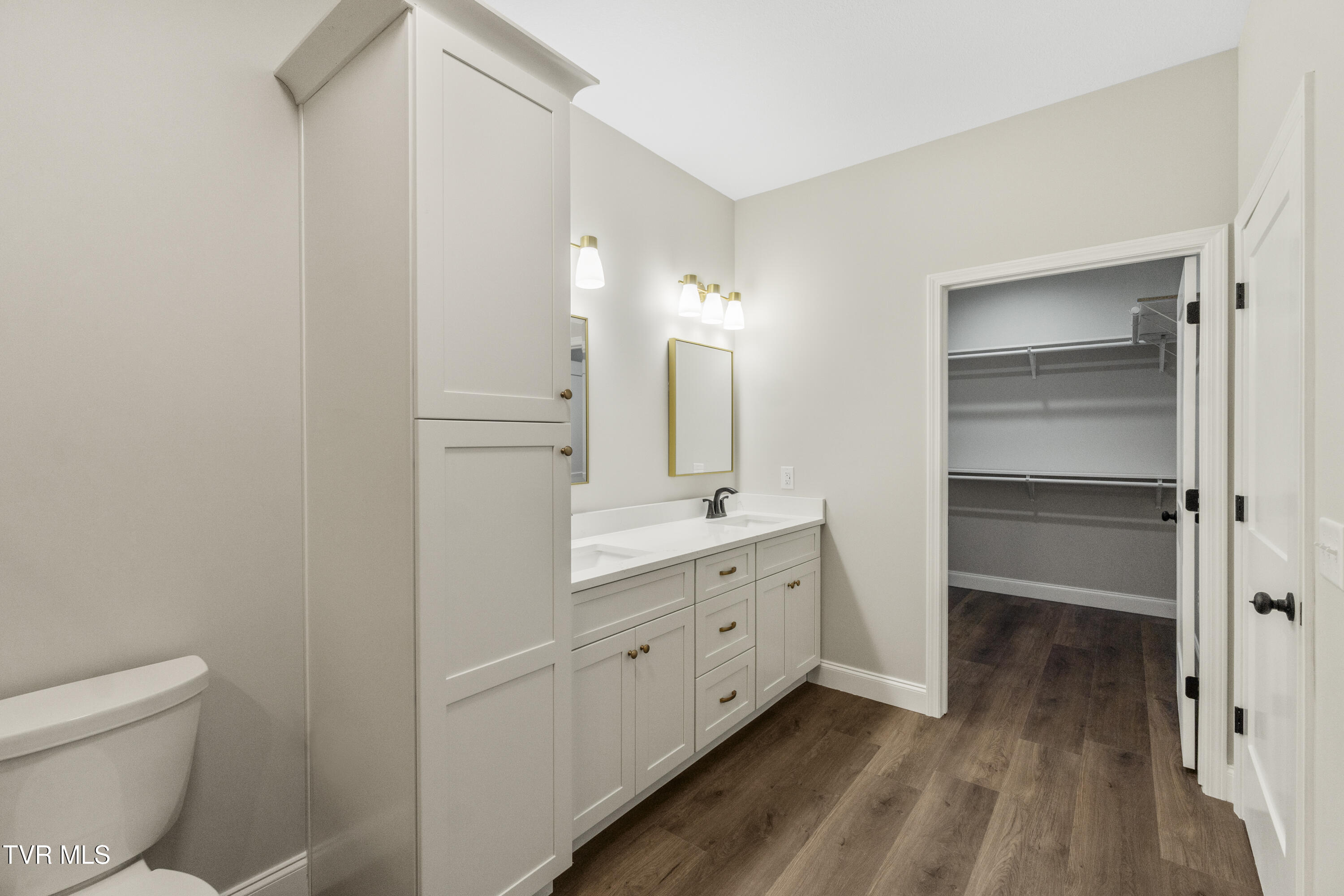 Greeneville, Tennessee, 37745, United States, 3 Bedrooms Bedrooms, ,2 BathroomsBathrooms,Residential,For Sale,1984464