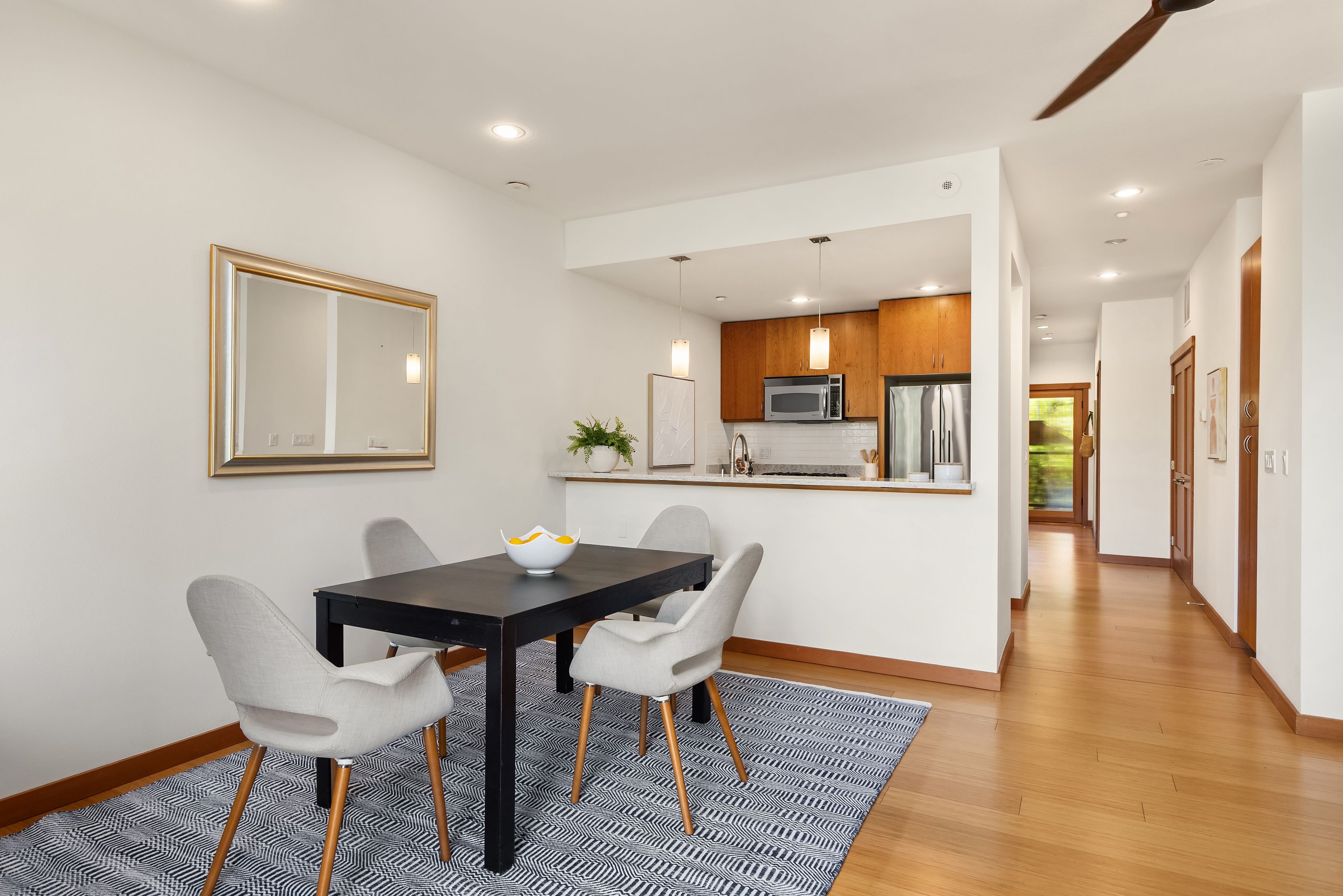  620 Northeast Vineyard Lane B-203, Bainbridge Island, WA 98110 - 物件實景