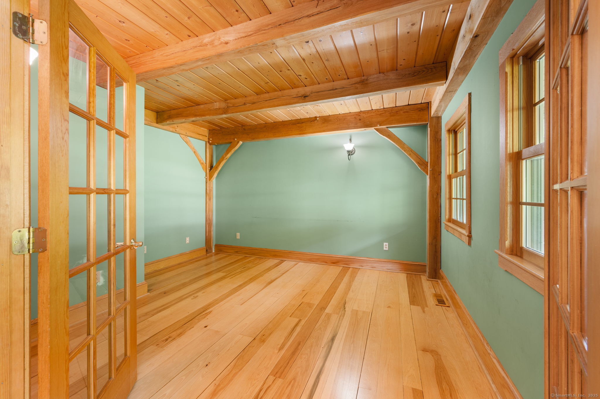 East Lyme, Connecticut, 06333, United States, 4 Bedrooms Bedrooms, ,3 BathroomsBathrooms,Residential,For Sale,1890617