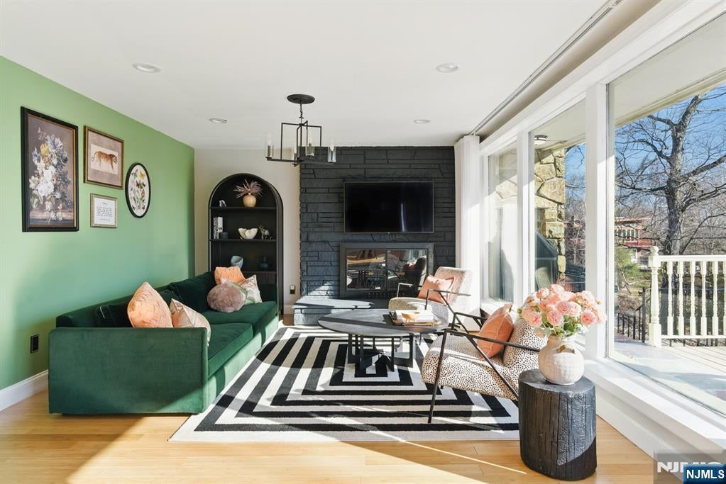 Ringwood, New Jersey, 07456, United States, 3 Bedrooms Bedrooms, ,3 BathroomsBathrooms,Residential,For Sale,1981754