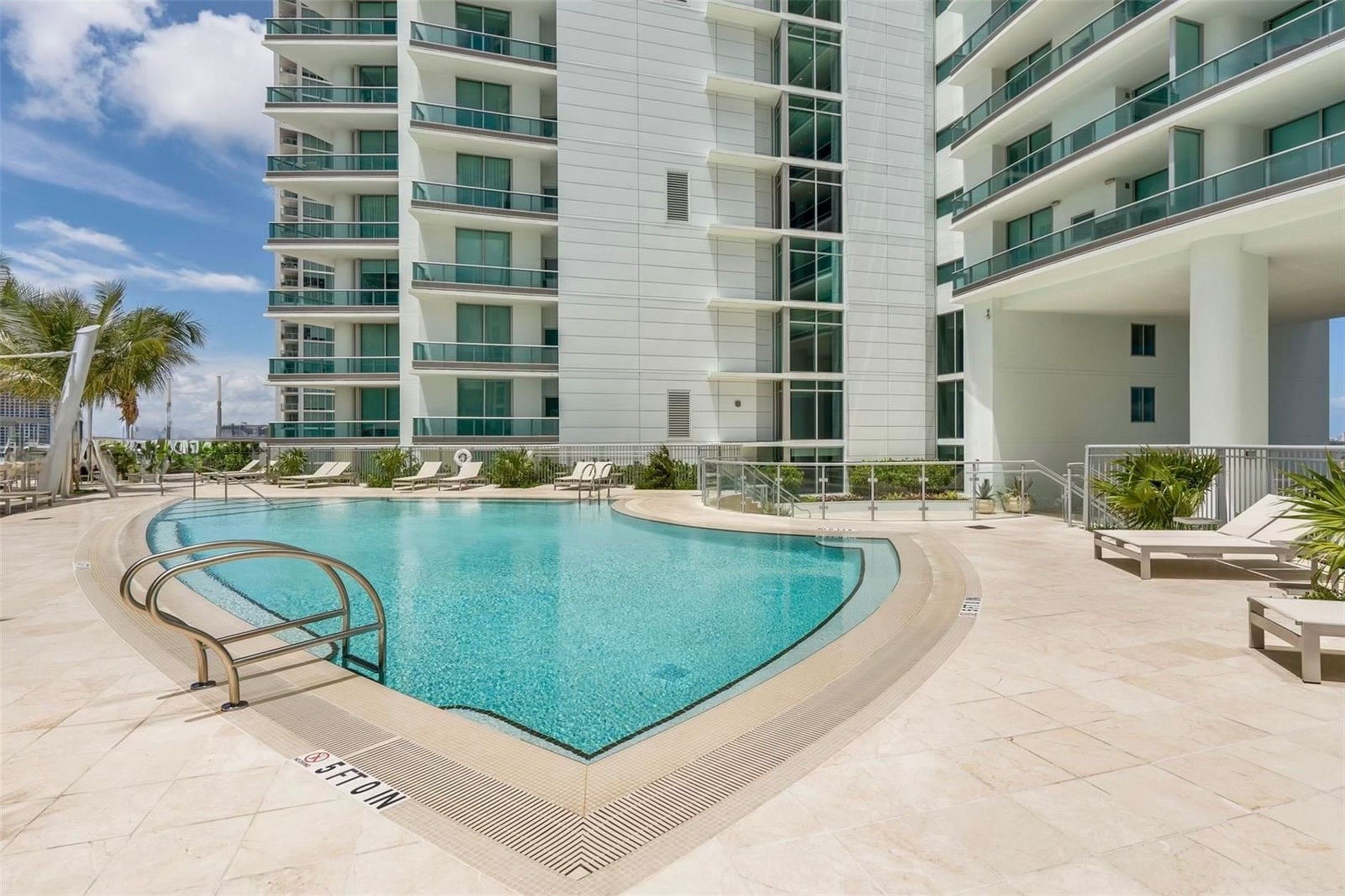  900 Biscayne Blvd, Miami, FL, 33132 - 物件實景