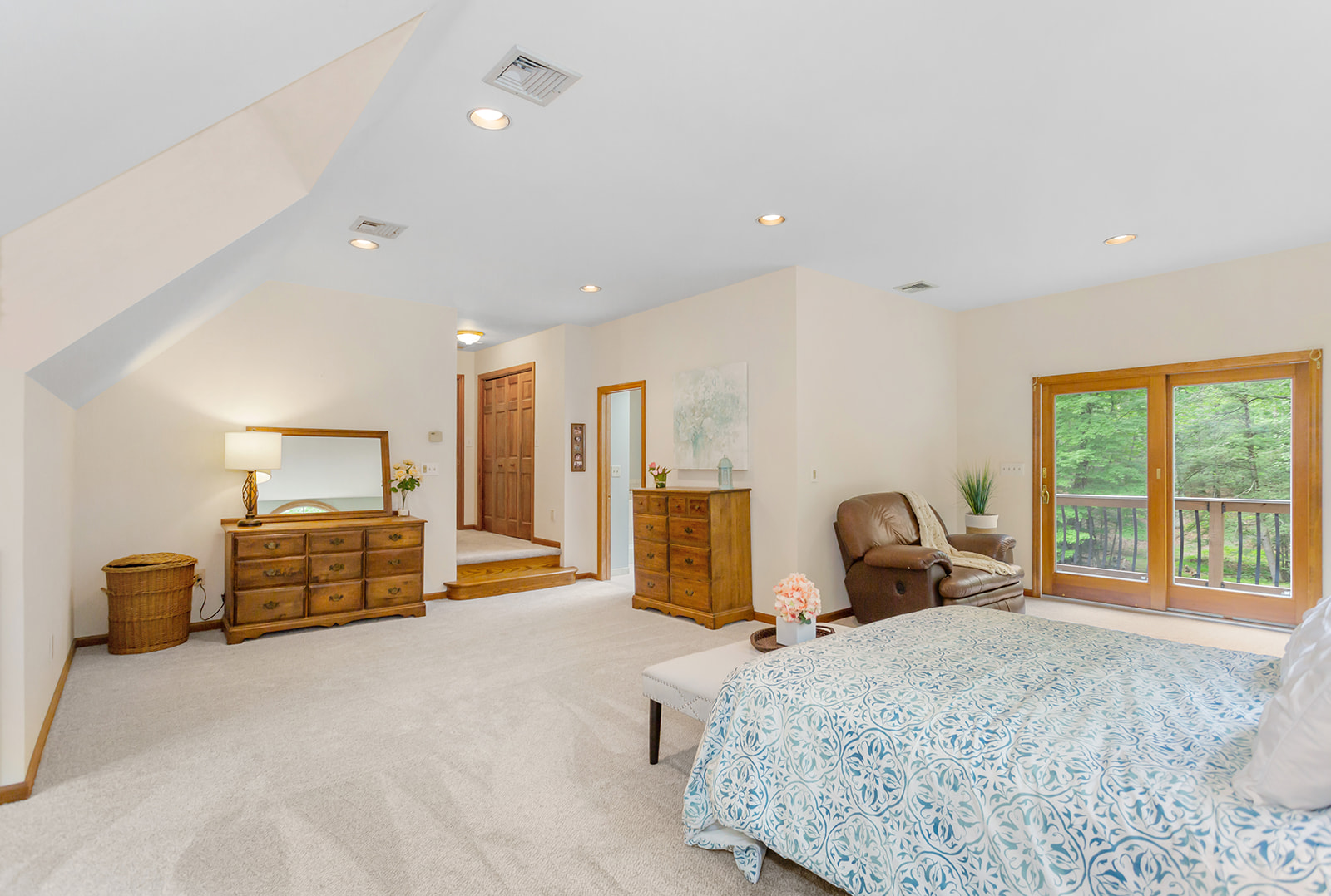 Ringwood, New Jersey, 07456, United States, 7 Bedrooms Bedrooms, ,4 BathroomsBathrooms,Residential,For Sale,1943457