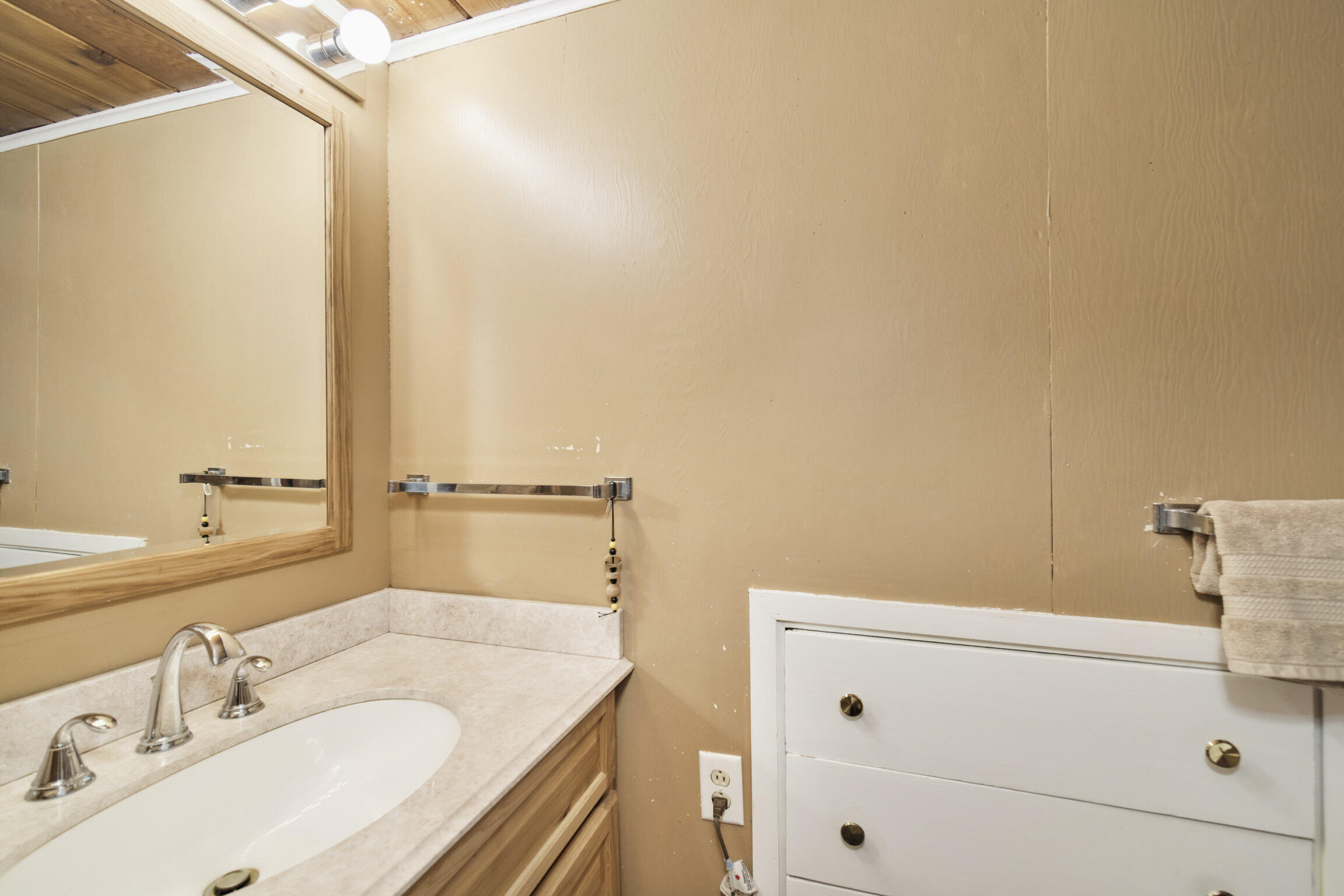 Onekama, Michigan, 49675, United States, 3 Bedrooms Bedrooms, ,3 BathroomsBathrooms,Residential,For Sale,1914171