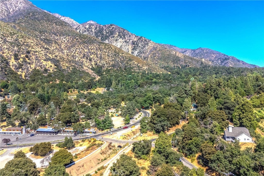 Oak Glen, California, 92399, United States, 4 Bedrooms Bedrooms, ,5 BathroomsBathrooms,Residential,For Sale,1895213