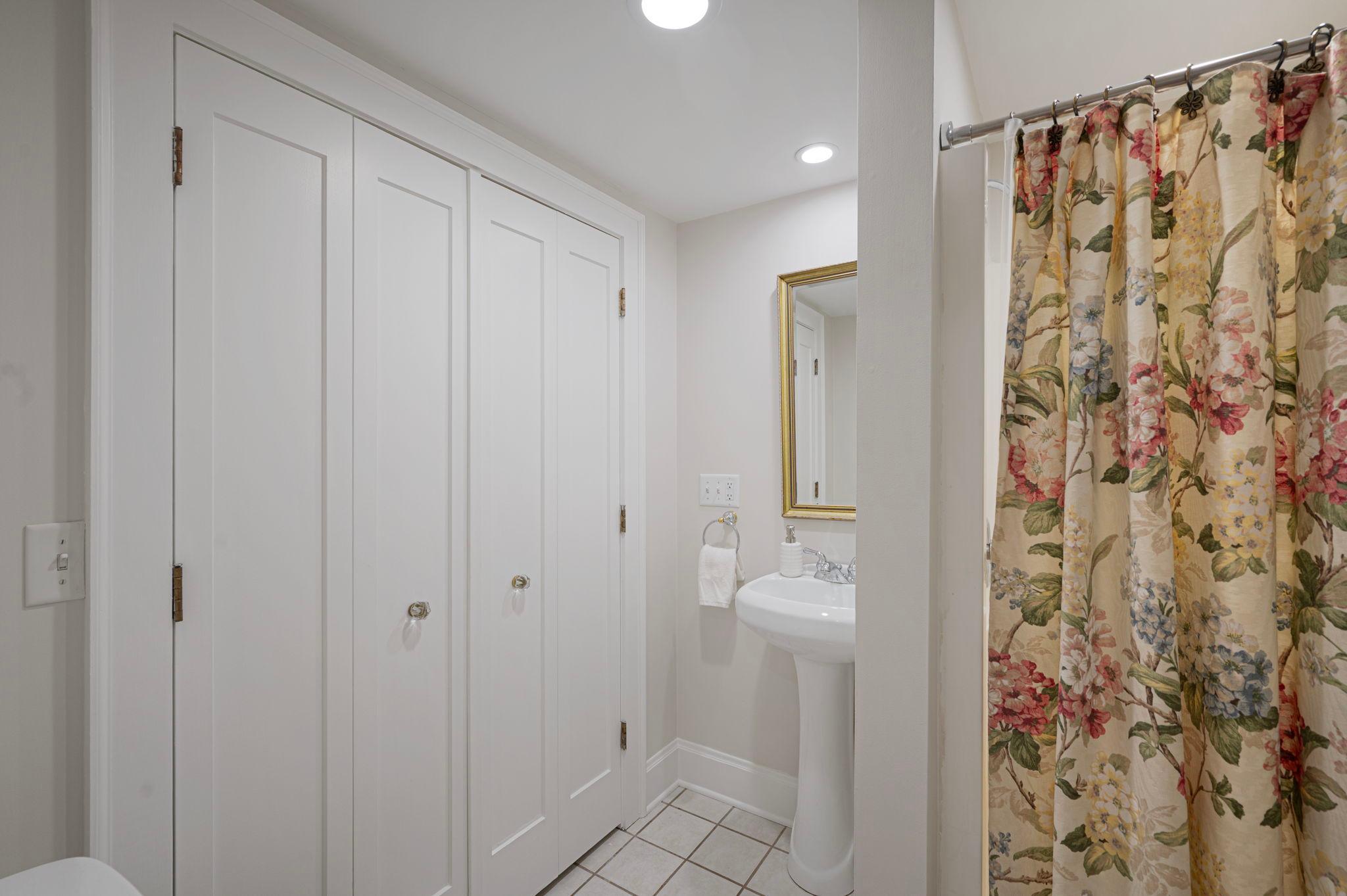 Saint Paul, Minnesota, 55105, United States, 4 Bedrooms Bedrooms, ,2 BathroomsBathrooms,Residential,For Sale,1919554