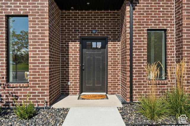 Bountiful, Utah, 84010, United States, 2 Bedrooms Bedrooms, ,3 BathroomsBathrooms,Residential,For Sale,1979748