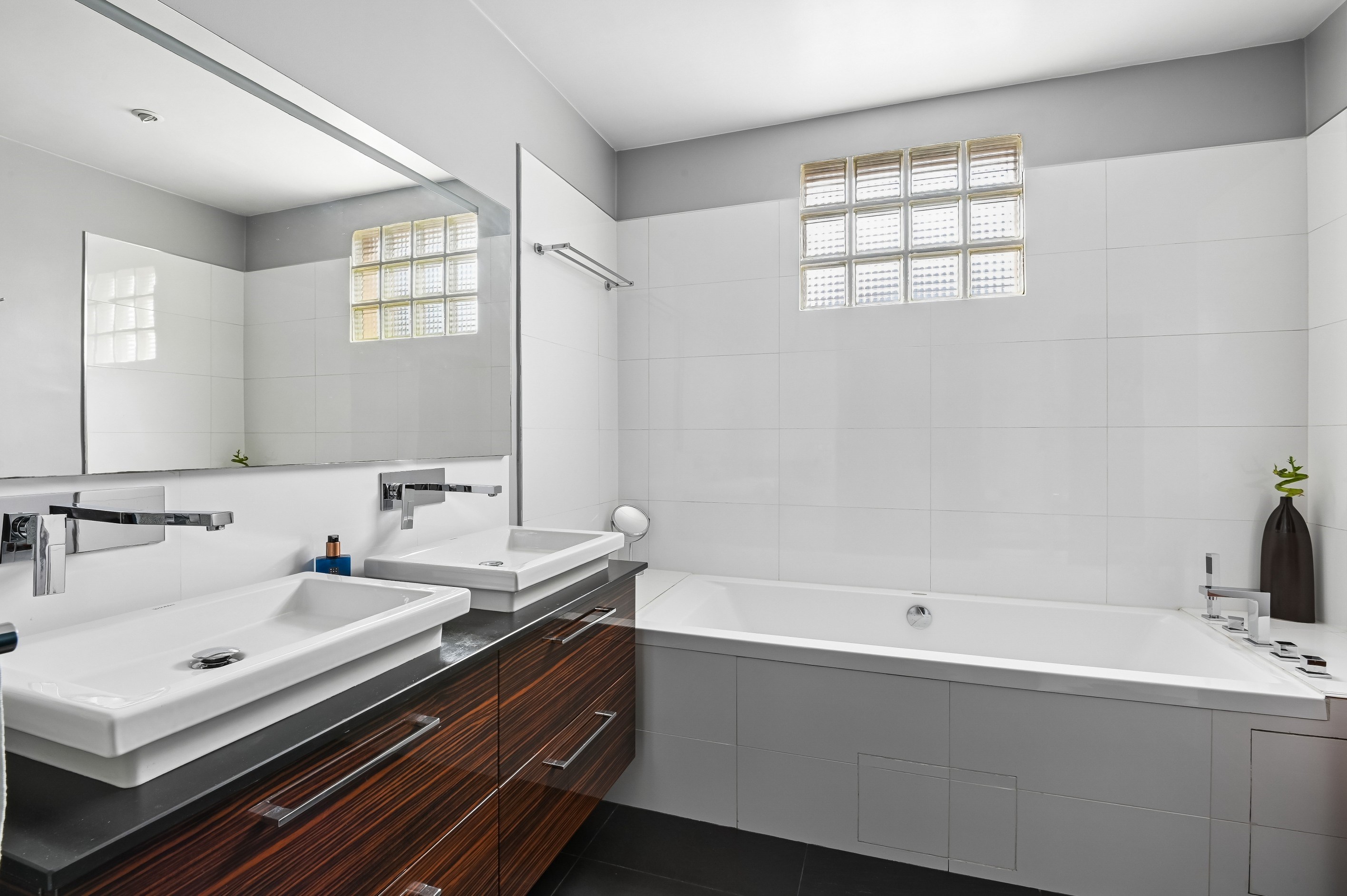  NEUILLY-SUR-SEINE – HIGH-END APARTMENT WITH BOX CLOSE TO THE AMERICAN HOSPITAL - 物件實景
