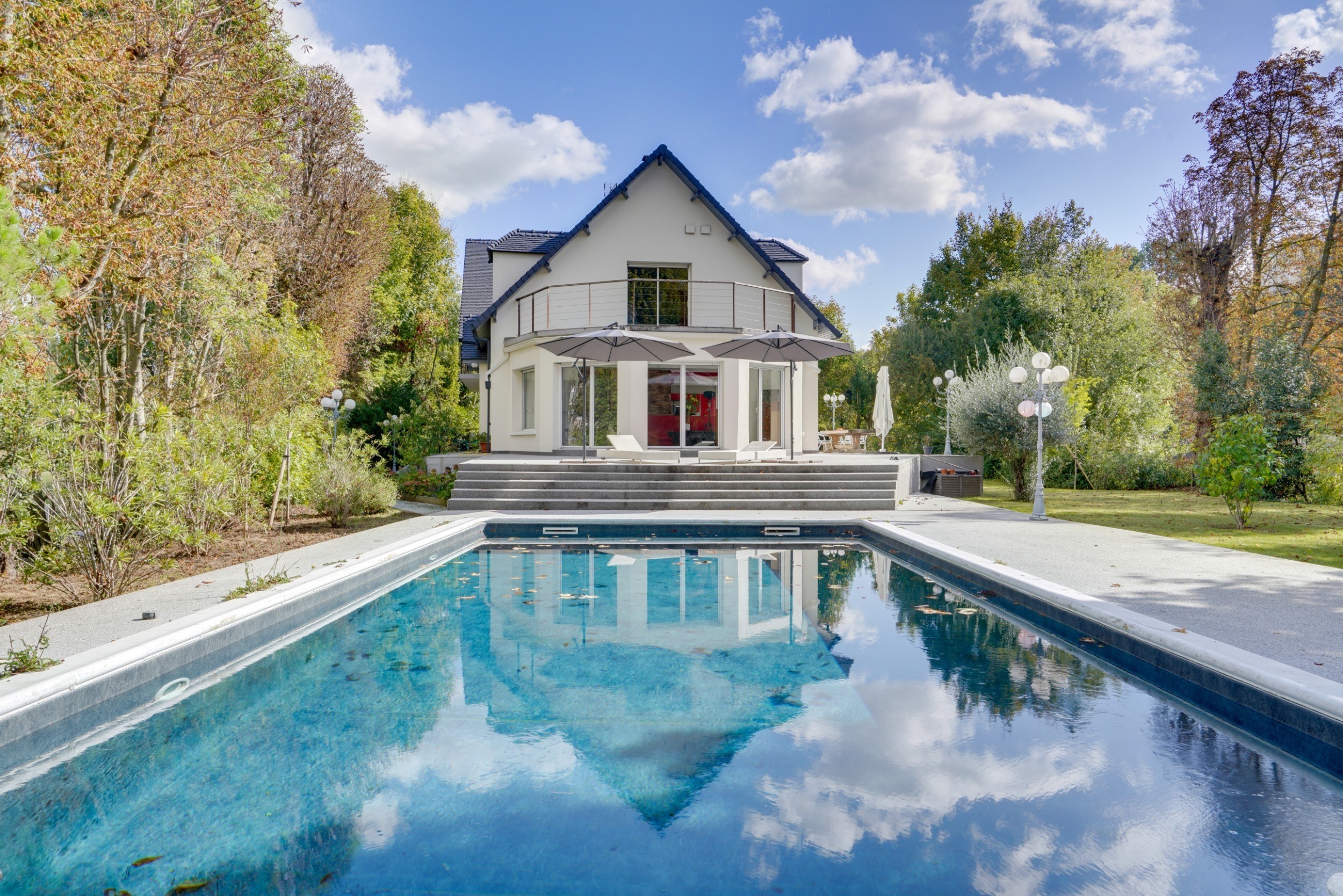  LE PERREUX-SUR-MARNE – WATERFRONT CONTEMPORARY ESTATE ON THE BANKS OF THE MARNE… - 物件實景