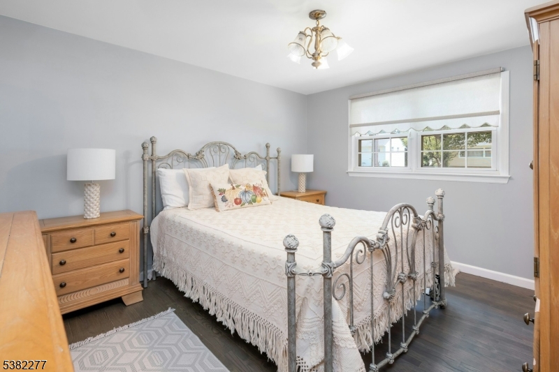 Springfield Twp., New Jersey, 07081, United States, 4 Bedrooms Bedrooms, ,3 BathroomsBathrooms,Residential,For Sale,1938892