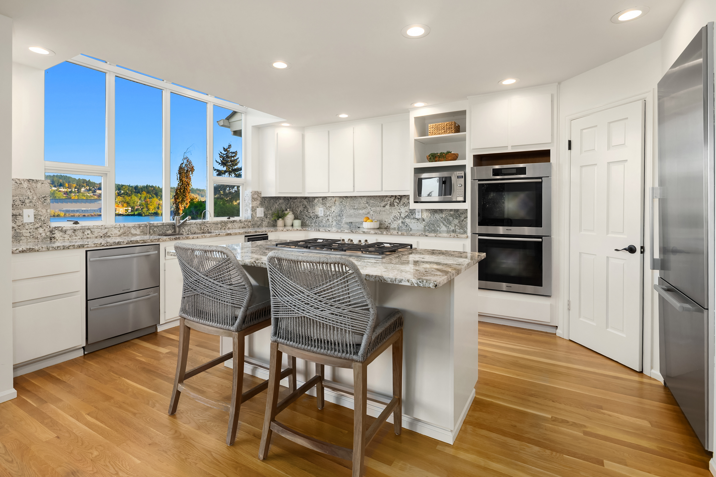  7020 96th Avenue Southeast, Mercer Island, WA 98040 - 物件實景