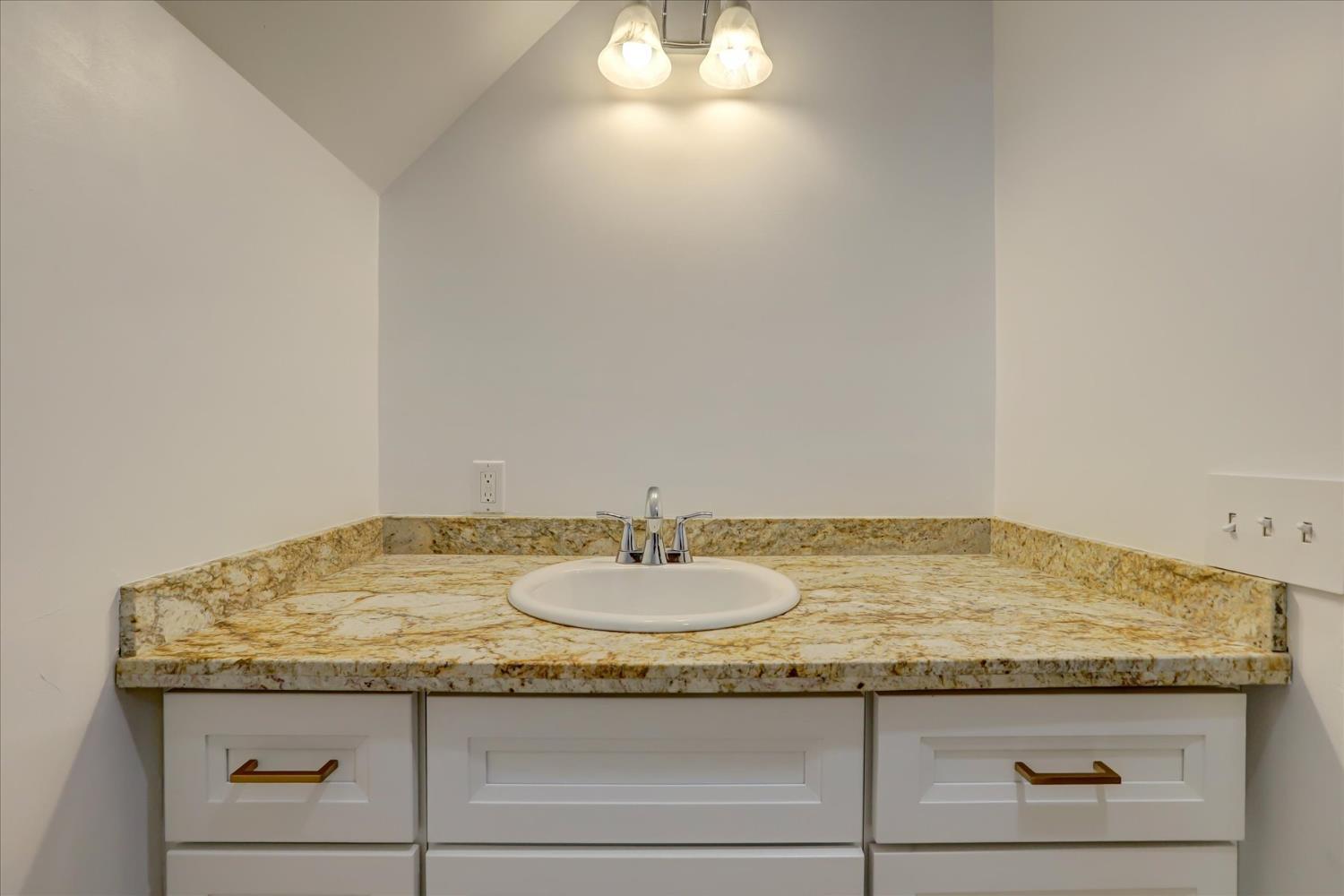 Nevada City, California, 95959, United States, 3 Bedrooms Bedrooms, ,4 BathroomsBathrooms,Residential,For Sale,1974828