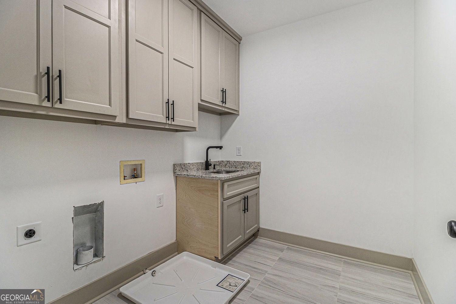 Oxford, Georgia, 30054, United States, 4 Bedrooms Bedrooms, ,3 BathroomsBathrooms,Residential,For Sale,1952005