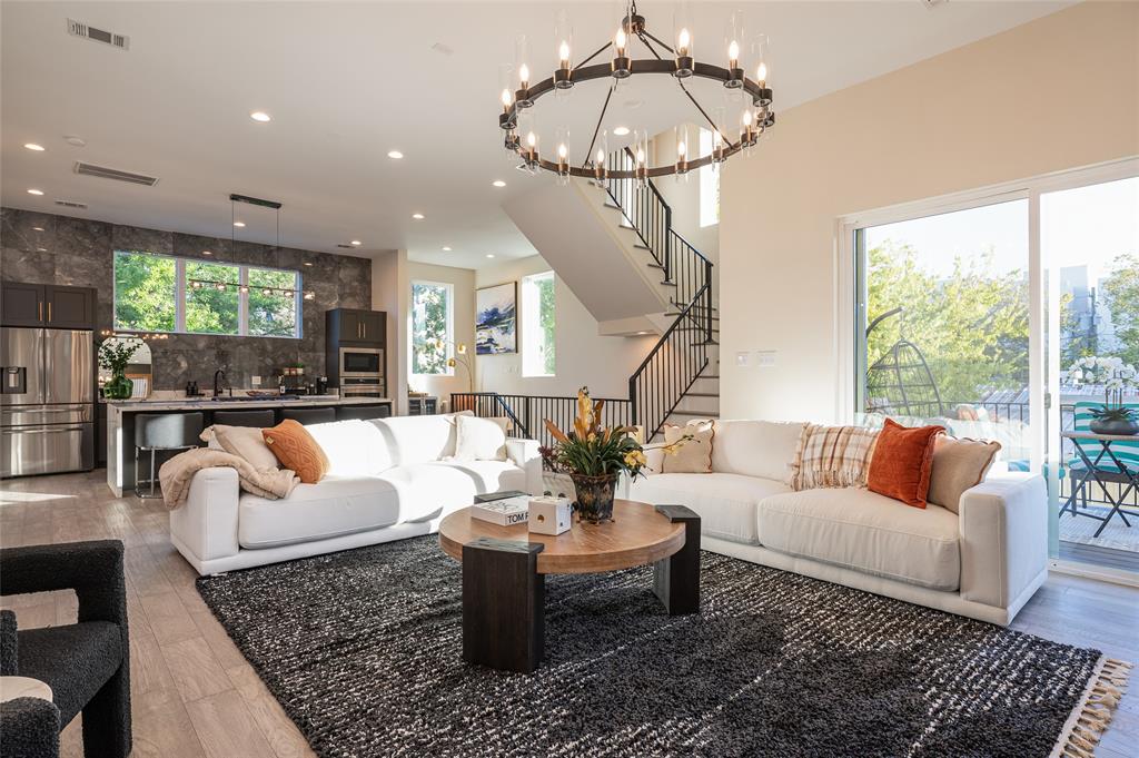 Houston, Texas, 77007, United States, 3 Bedrooms Bedrooms, ,4 BathroomsBathrooms,Residential,For Sale,1723683