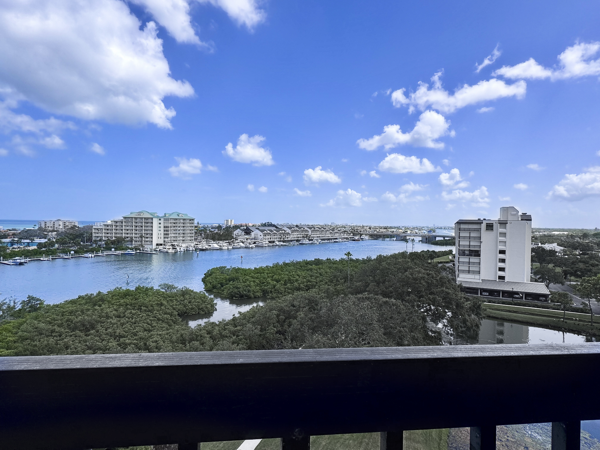 Largo, Florida, 33774, United States, 2 Bedrooms Bedrooms, ,2 BathroomsBathrooms,Residential,For Sale,1984220