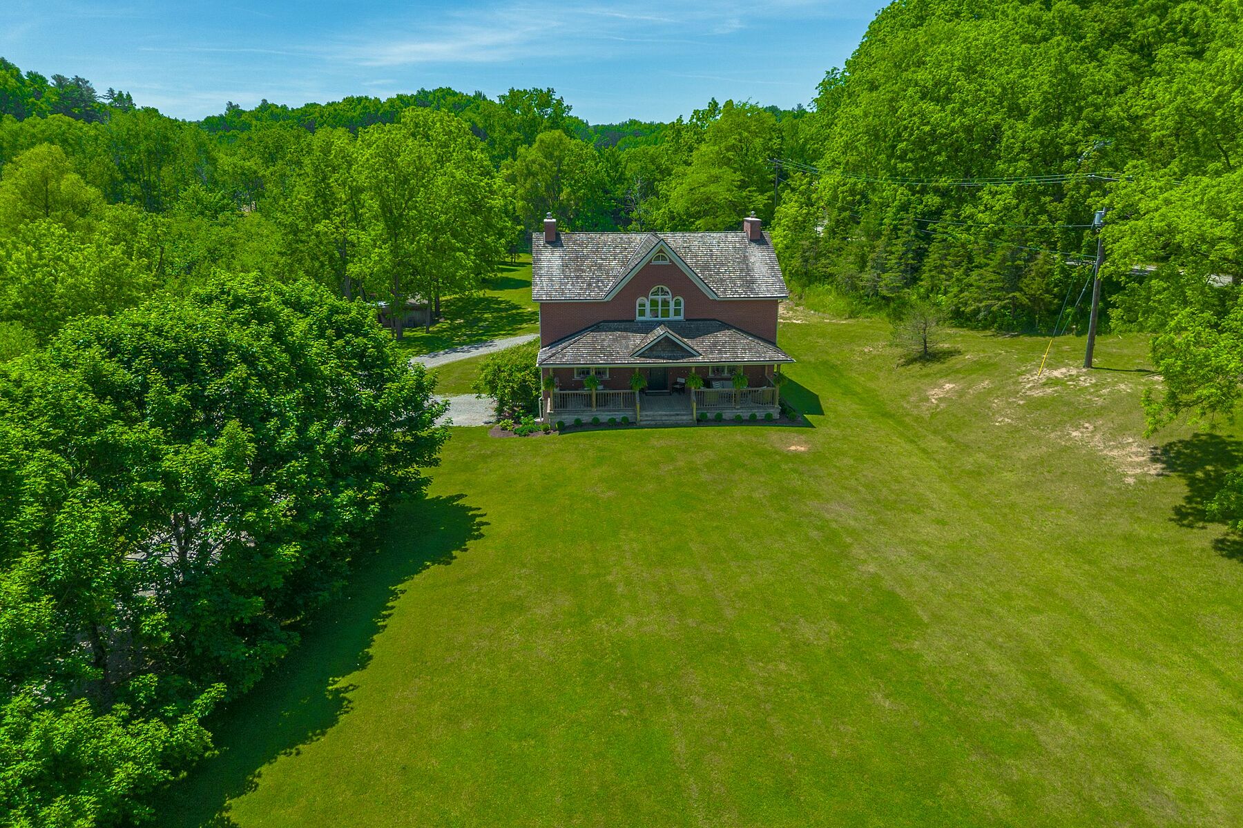  Classic Farmhouse Charm - 物件實景