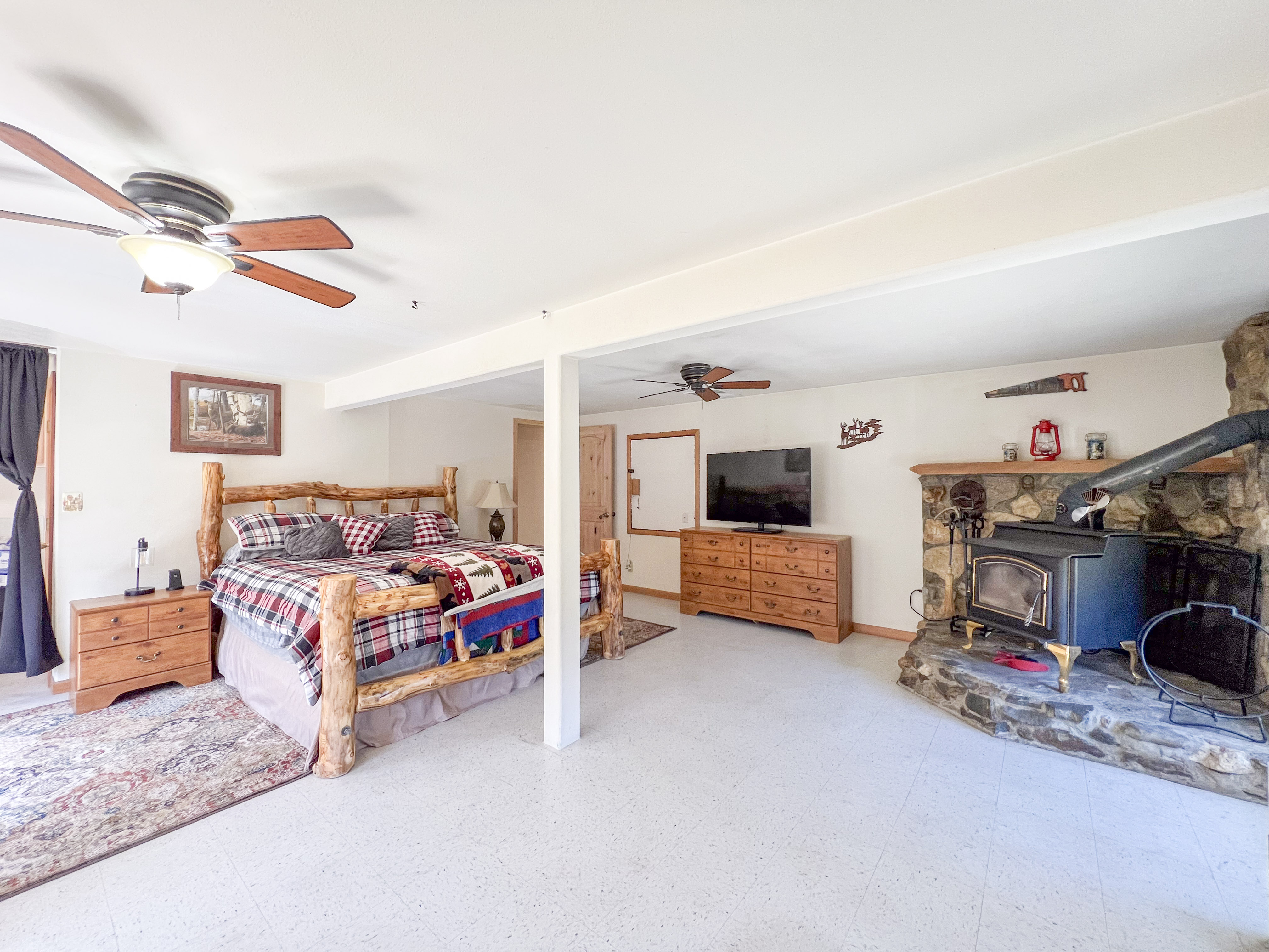 Colville, Washington, 99114, United States, 2 Bedrooms Bedrooms, ,2 BathroomsBathrooms,Residential,For Sale,1928739