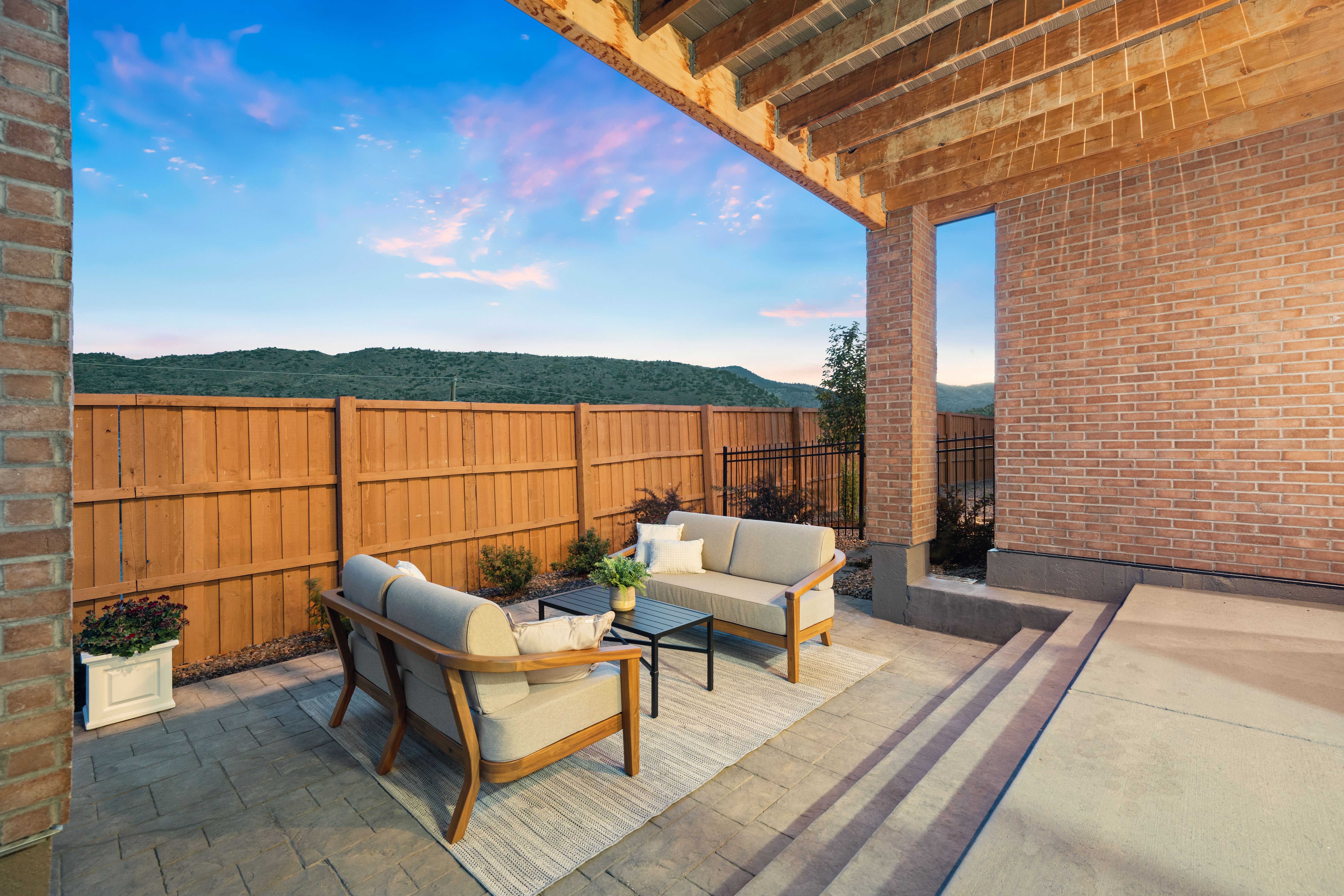  Elevated Colorado Living with 180° Mountain & Reservoir Views - 物件實景