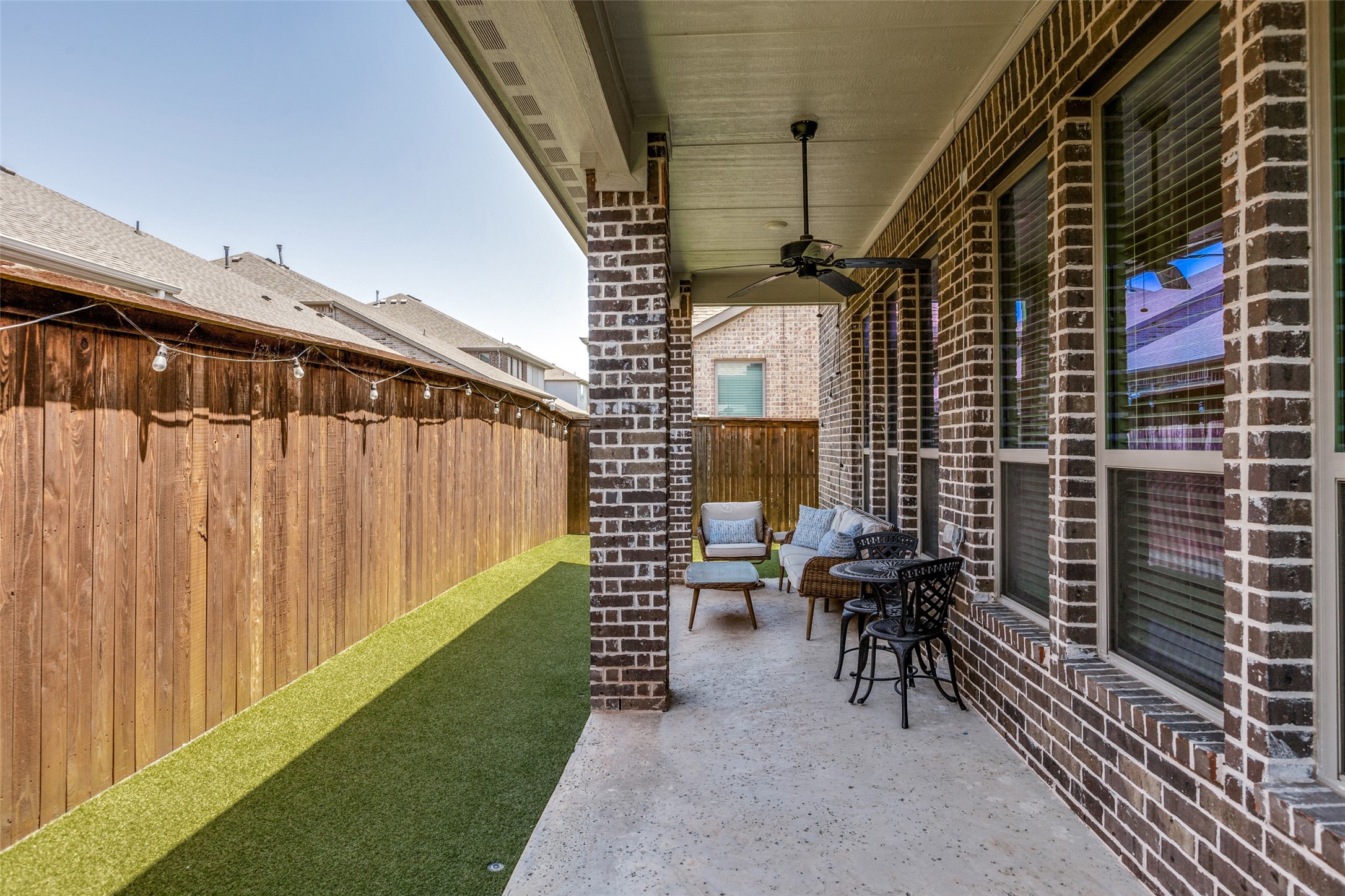 Carrollton, Texas, 75010, United States, 3 Bedrooms Bedrooms, ,3 BathroomsBathrooms,Residential,For Sale,1907540