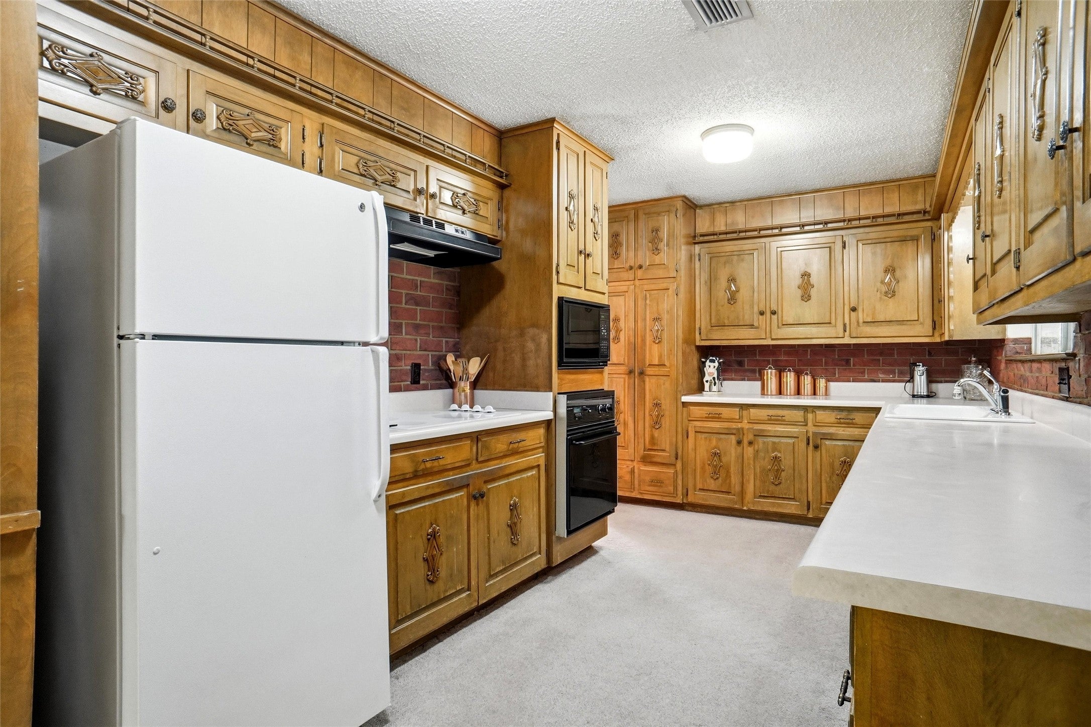 Grapevine, Texas, 76051, United States, 3 Bedrooms Bedrooms, ,2 BathroomsBathrooms,Residential,For Sale,2048071