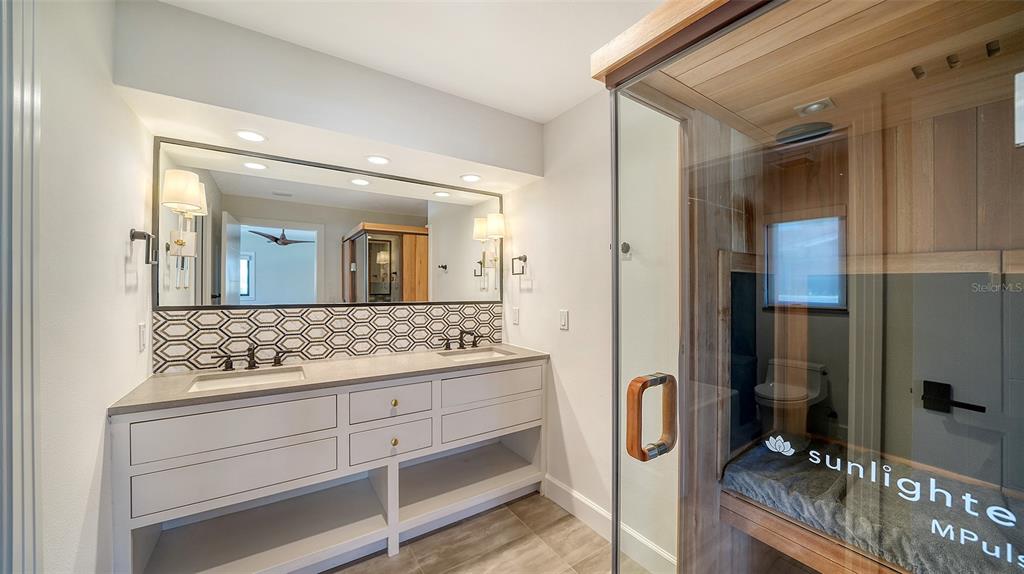 Longboat Key, Florida, 34228, United States, 4 Bedrooms Bedrooms, ,4 BathroomsBathrooms,Residential,For Sale,1751761