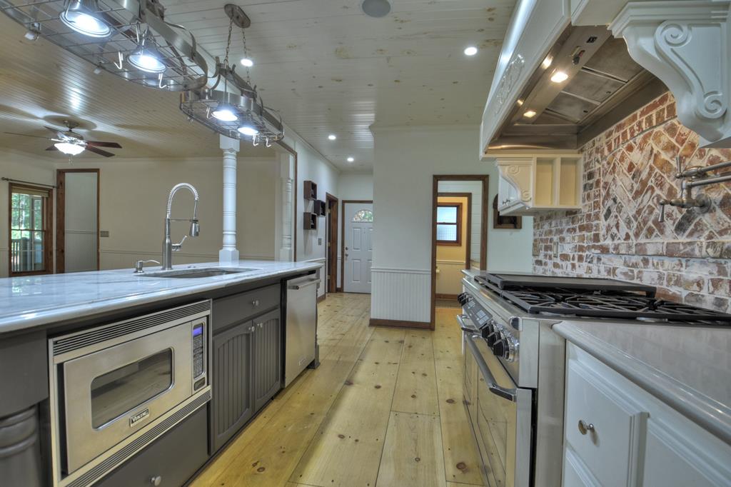 Blue Ridge, Georgia, 30513, United States, 3 Bedrooms Bedrooms, ,4 BathroomsBathrooms,Residential,For Sale,1858948