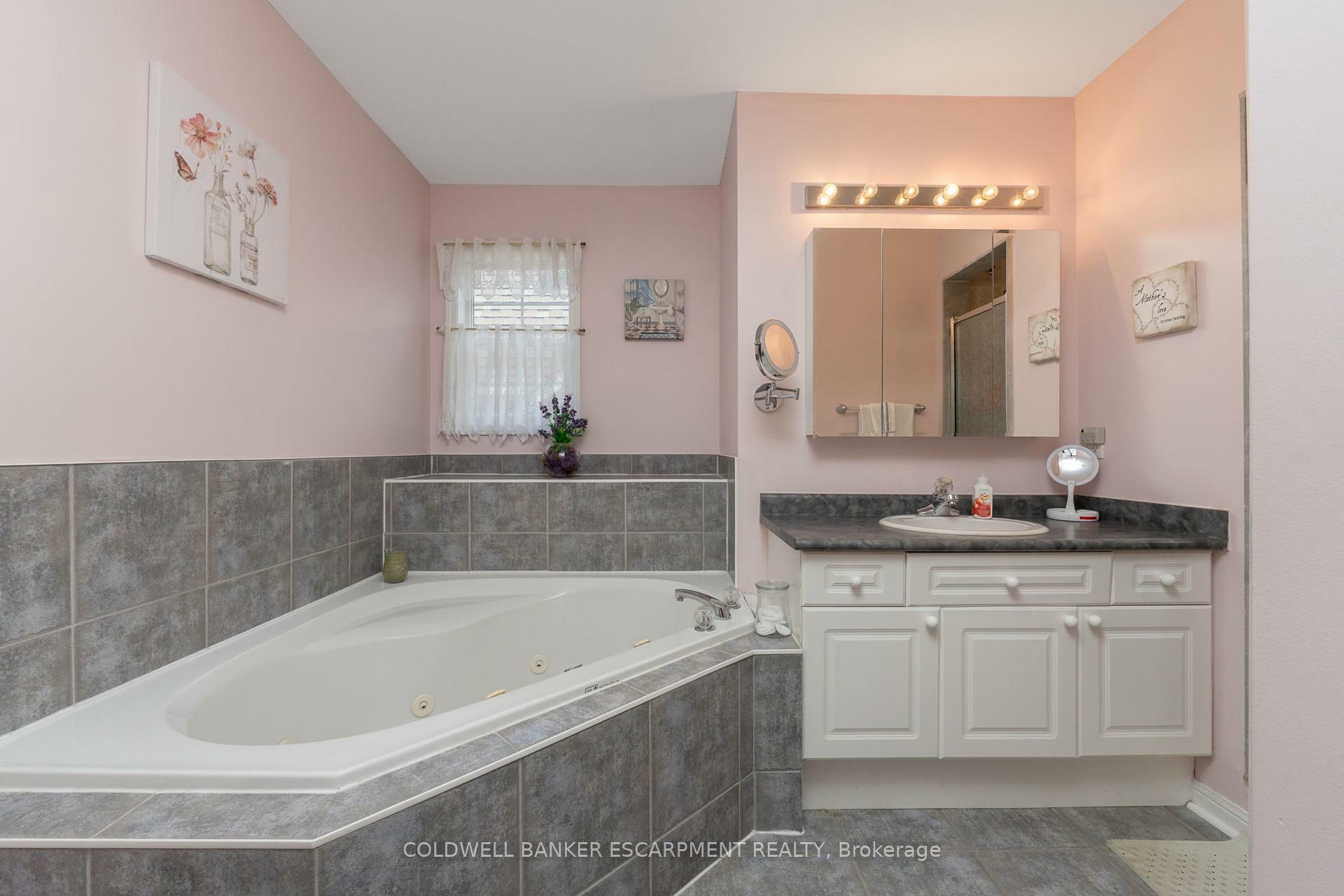 MILTON, Ontario, L9T 5K1, CA, 3 Bedrooms Bedrooms, ,Residential,For Sale,1849827
