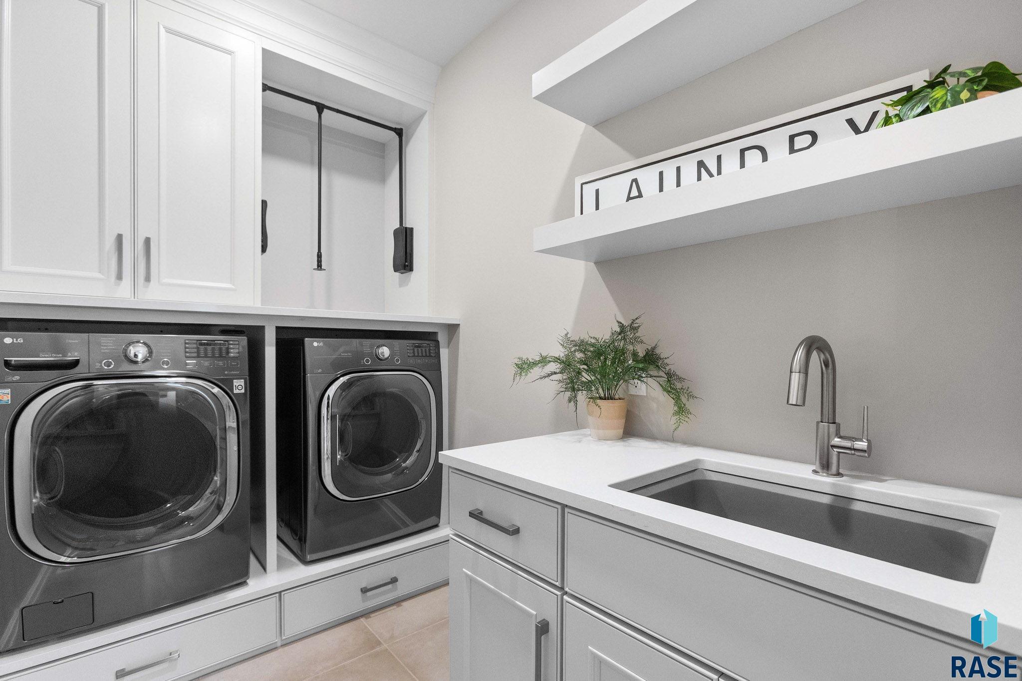 Sioux Falls, South Dakota, 57106, United States, 3 Bedrooms Bedrooms, ,2 BathroomsBathrooms,Residential,For Sale,1986319