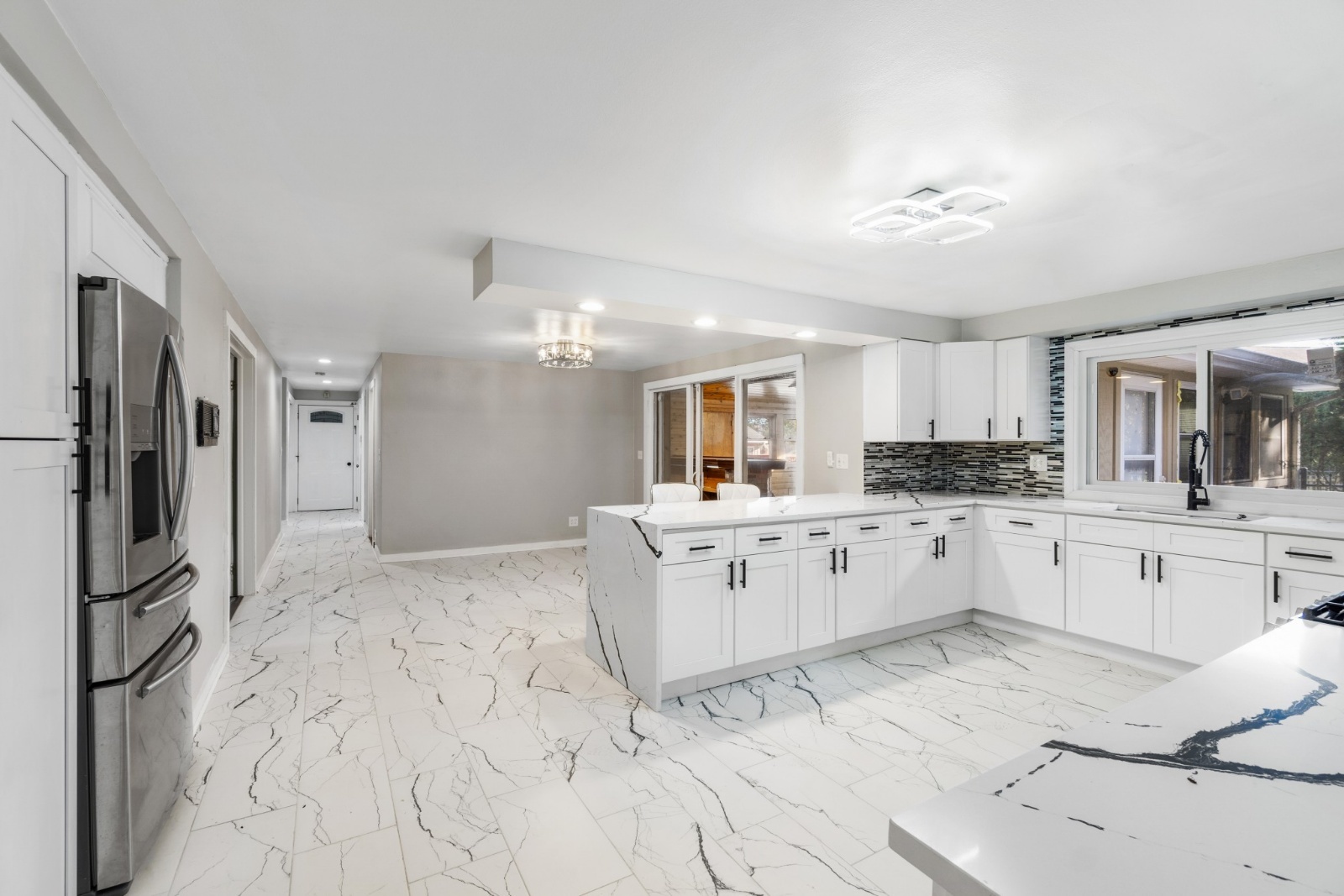 Winthrop Harbor, Illinois, 60096, United States, 5 Bedrooms Bedrooms, ,4 BathroomsBathrooms,Residential,For Sale,1982535