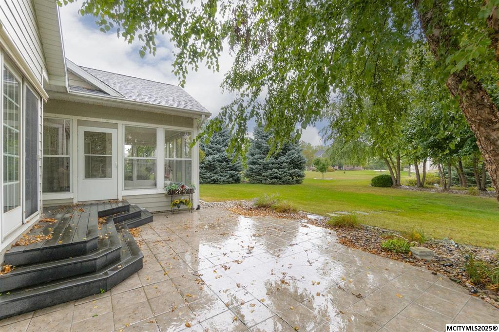 Mason City, Iowa, 50401, United States, 5 Bedrooms Bedrooms, ,4 BathroomsBathrooms,Residential,For Sale,1973709