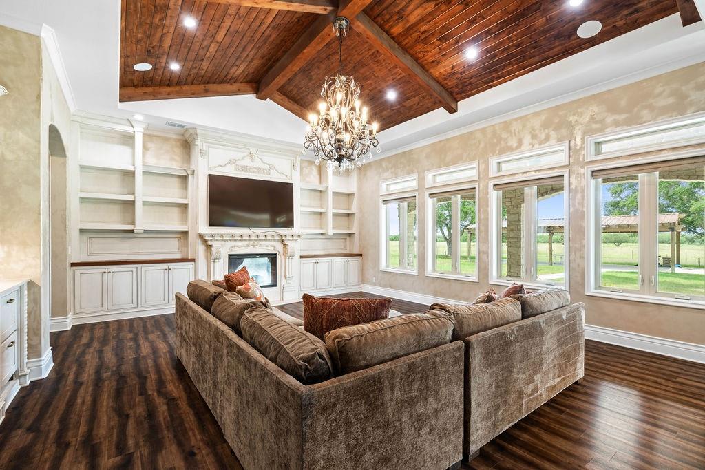 Beeville, Texas, 78102, United States, 4 Bedrooms Bedrooms, ,3 BathroomsBathrooms,Residential,For Sale,1857883