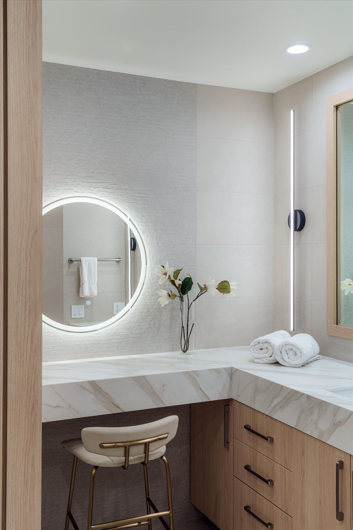  300 N Swall Dr - 物件實景