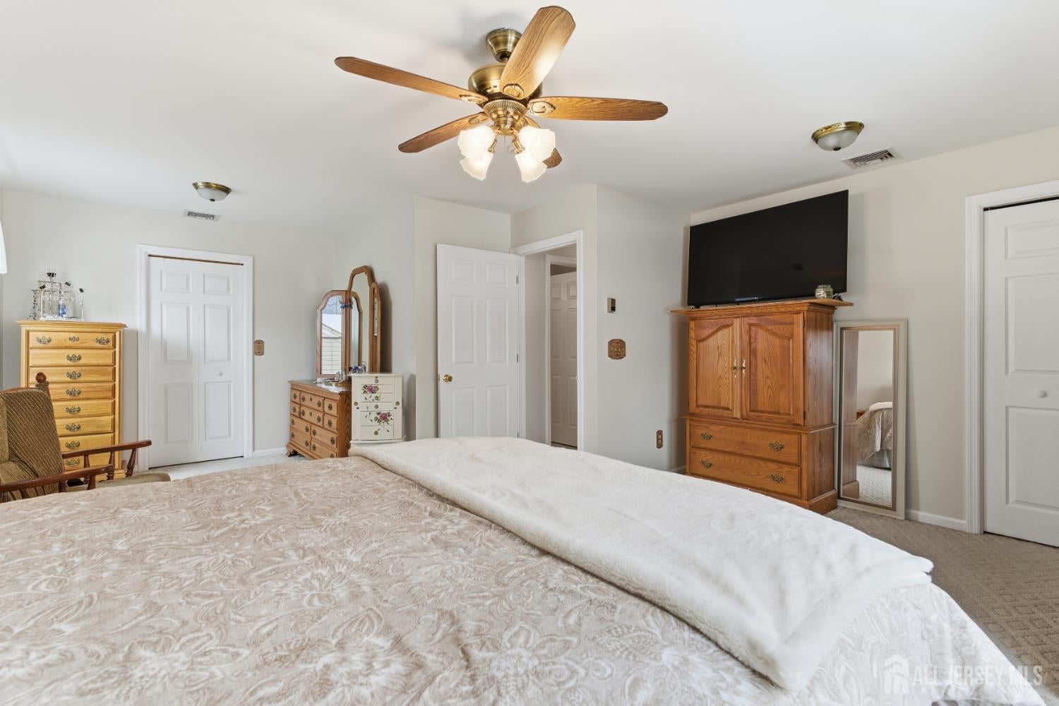 1201 - Carteret, New Jersey, 07008, United States, 4 Bedrooms Bedrooms, ,2 BathroomsBathrooms,Residential,For Sale,2006172