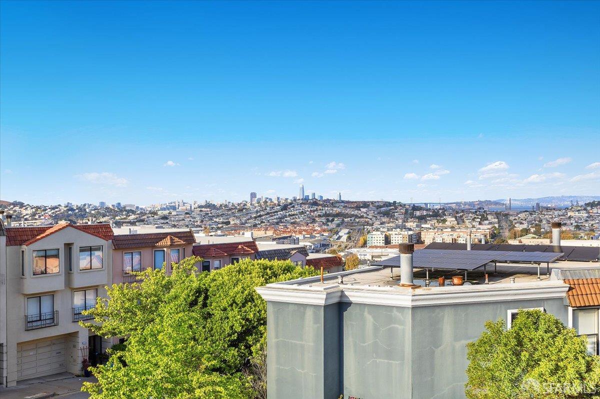 San Francisco, California, 94124, United States, 3 Bedrooms Bedrooms, ,2 BathroomsBathrooms,Residential,For Sale,2001801