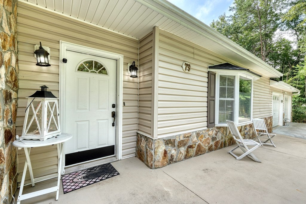 Murphy, North Carolina, 28906, United States, 3 Bedrooms Bedrooms, ,3 BathroomsBathrooms,Residential,For Sale,1902366