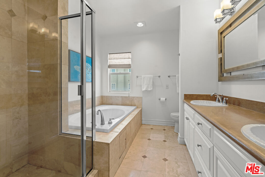 Los Angeles, California, 90049, United States, 3 Bedrooms Bedrooms, ,3 BathroomsBathrooms,Residential,For Sale,1885770