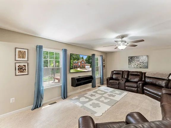 Manassas Park, Virginia, 20111, United States, 4 Bedrooms Bedrooms, ,4 BathroomsBathrooms,Residential,For Sale,1978924