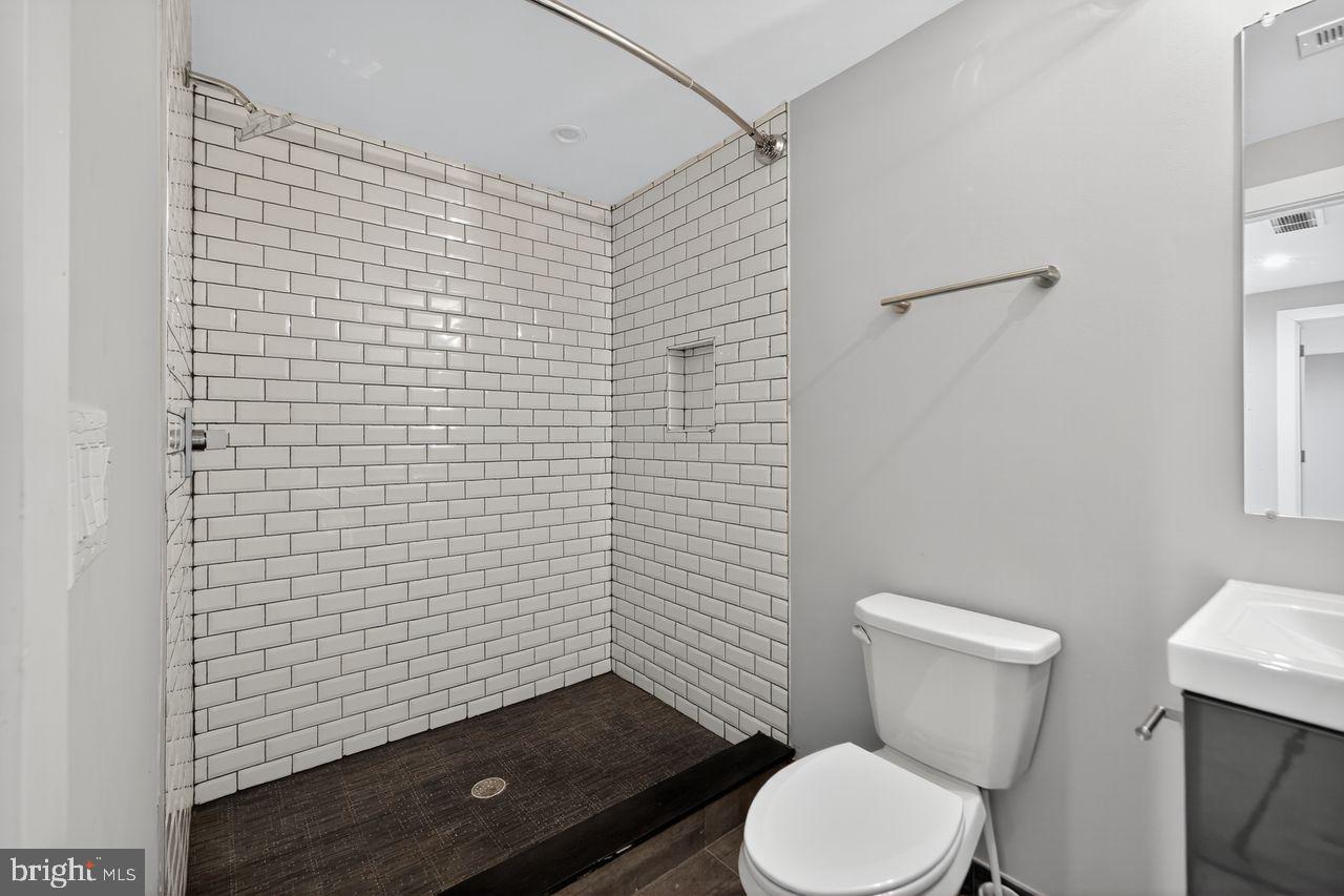 Philadelphia, Pennsylvania, 19146, United States, 4 Bedrooms Bedrooms, ,3 BathroomsBathrooms,Residential,For Sale,1960964