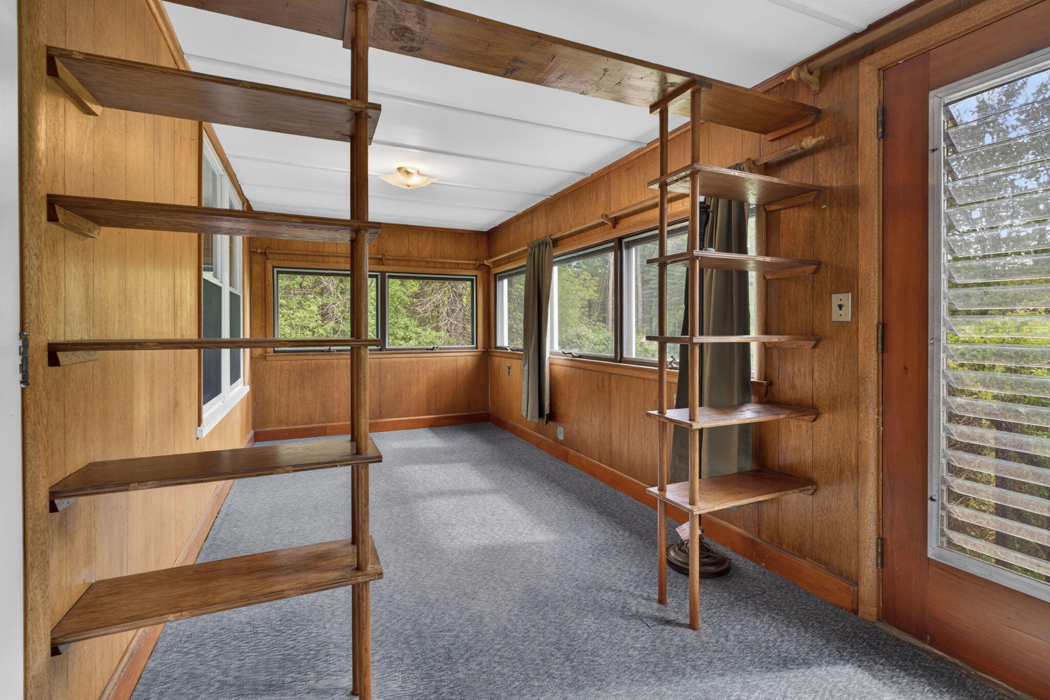 Kennebunk, Maine, 04043, United States, 3 Bedrooms Bedrooms, ,2 BathroomsBathrooms,Residential,For Sale,2048966